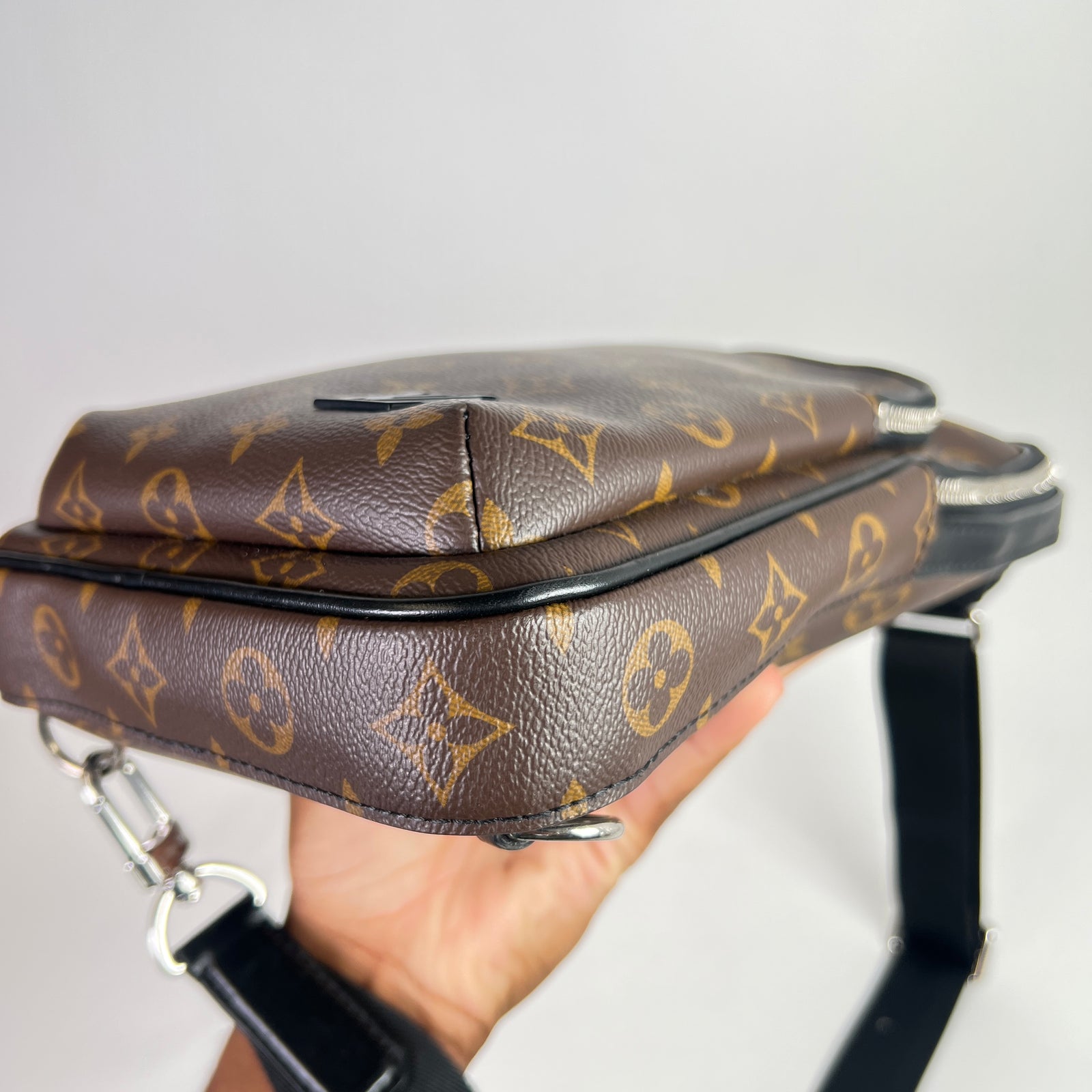 Louis Vuitton Monogram Avenue Sling Bag