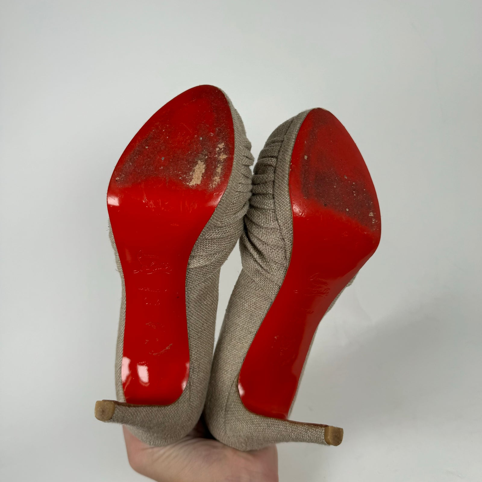 Christian Louboutin Beige Canvas Greissimo Pump 100 Heels Size 37.5
