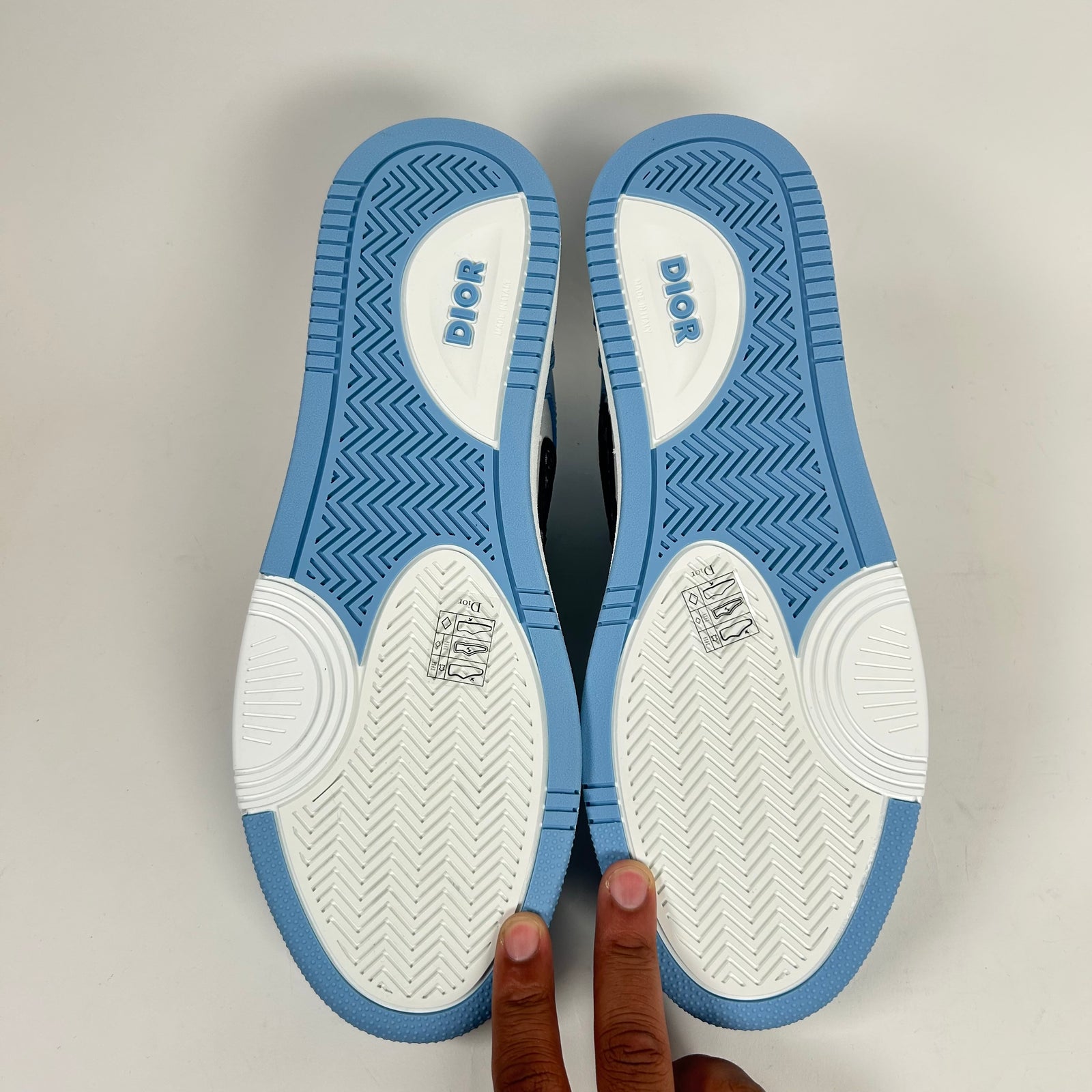 Dior B57 Light Blue Oblique Sneaker Size 43