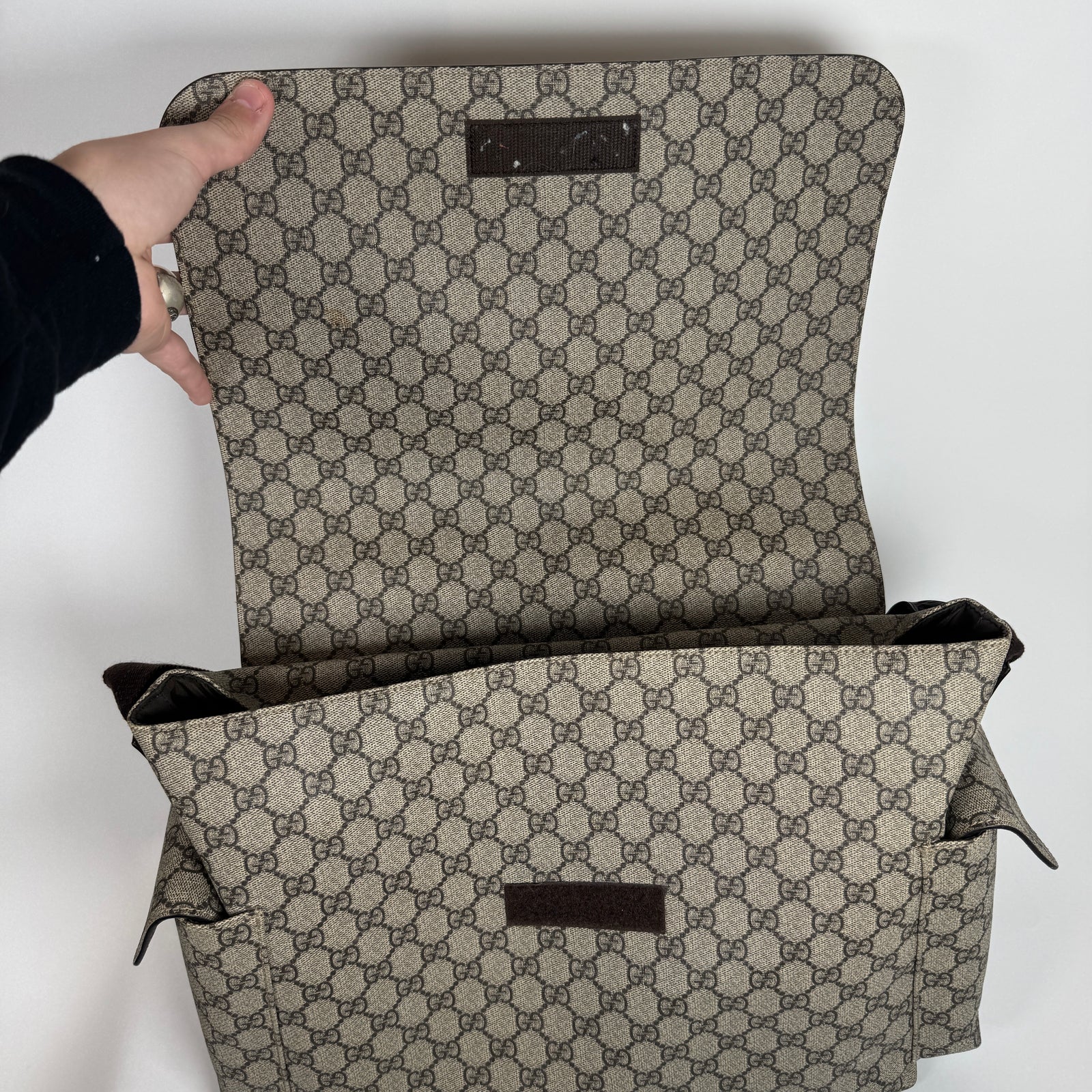 Gucci GG Supreme Medium Diaper Bag