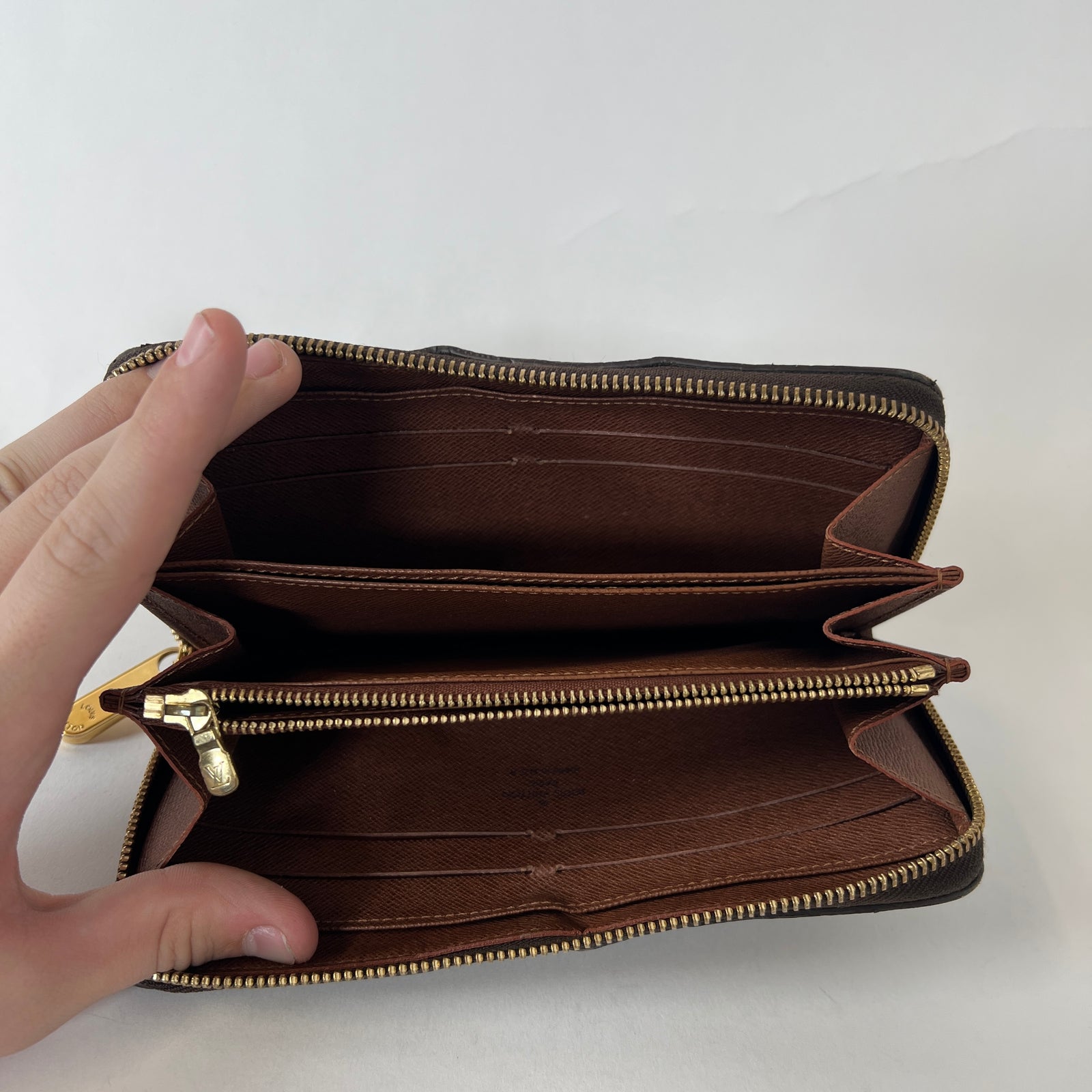 Louis Vuitton Monogram Zippy Wallet