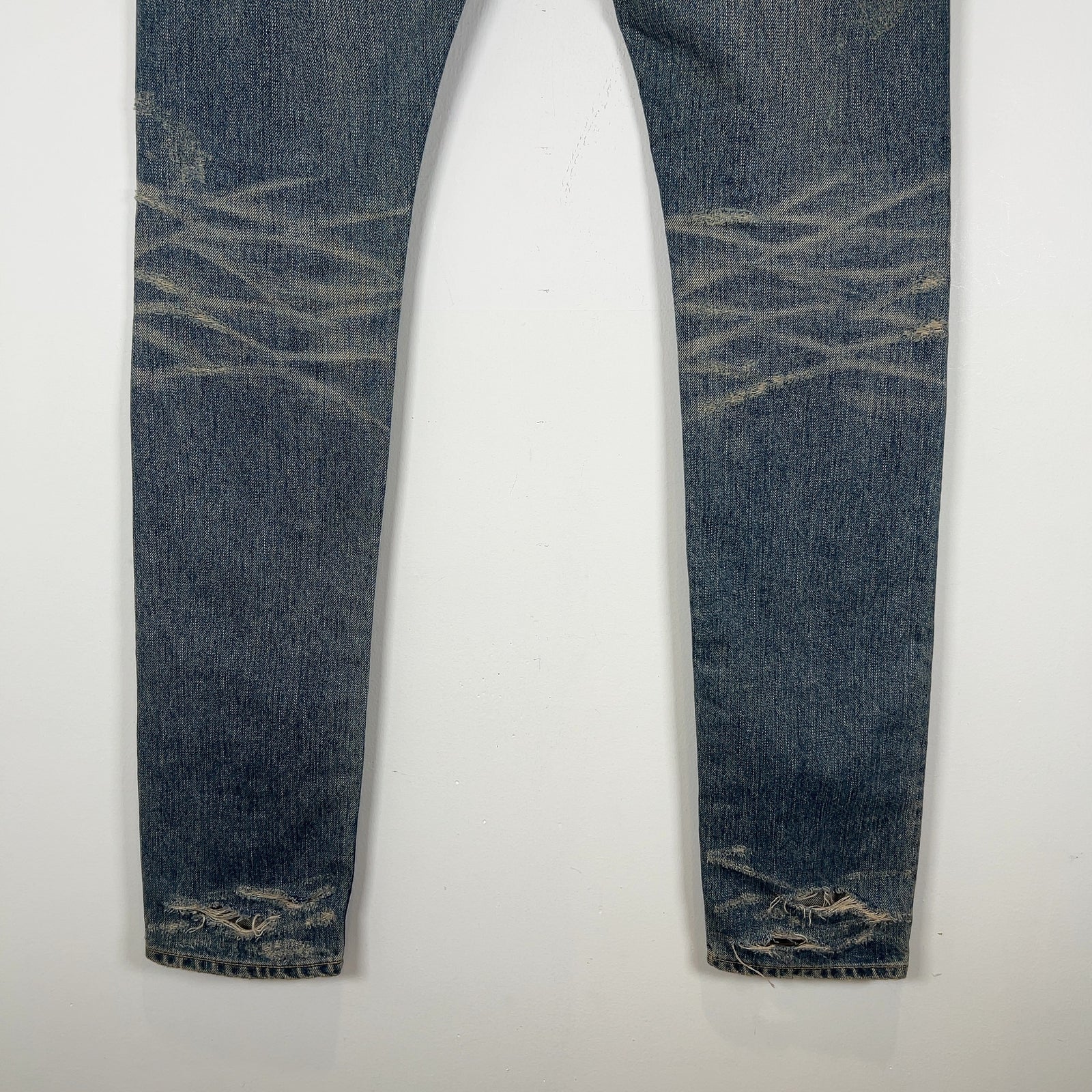 Saint Laurent Distressed Lightwash Skinny D02 Jeans