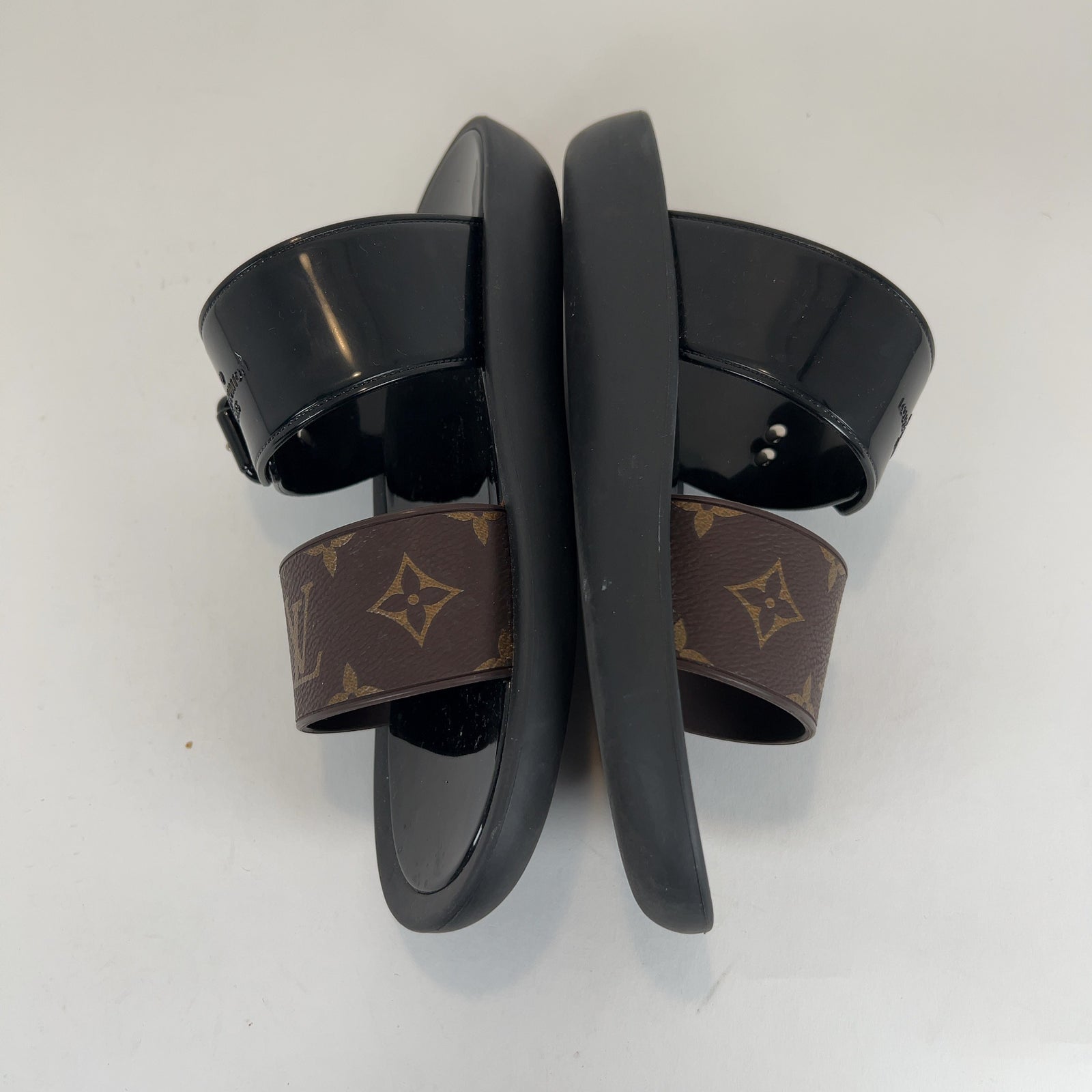Louis Vuitton Monogram Sunbath Flat Sandals