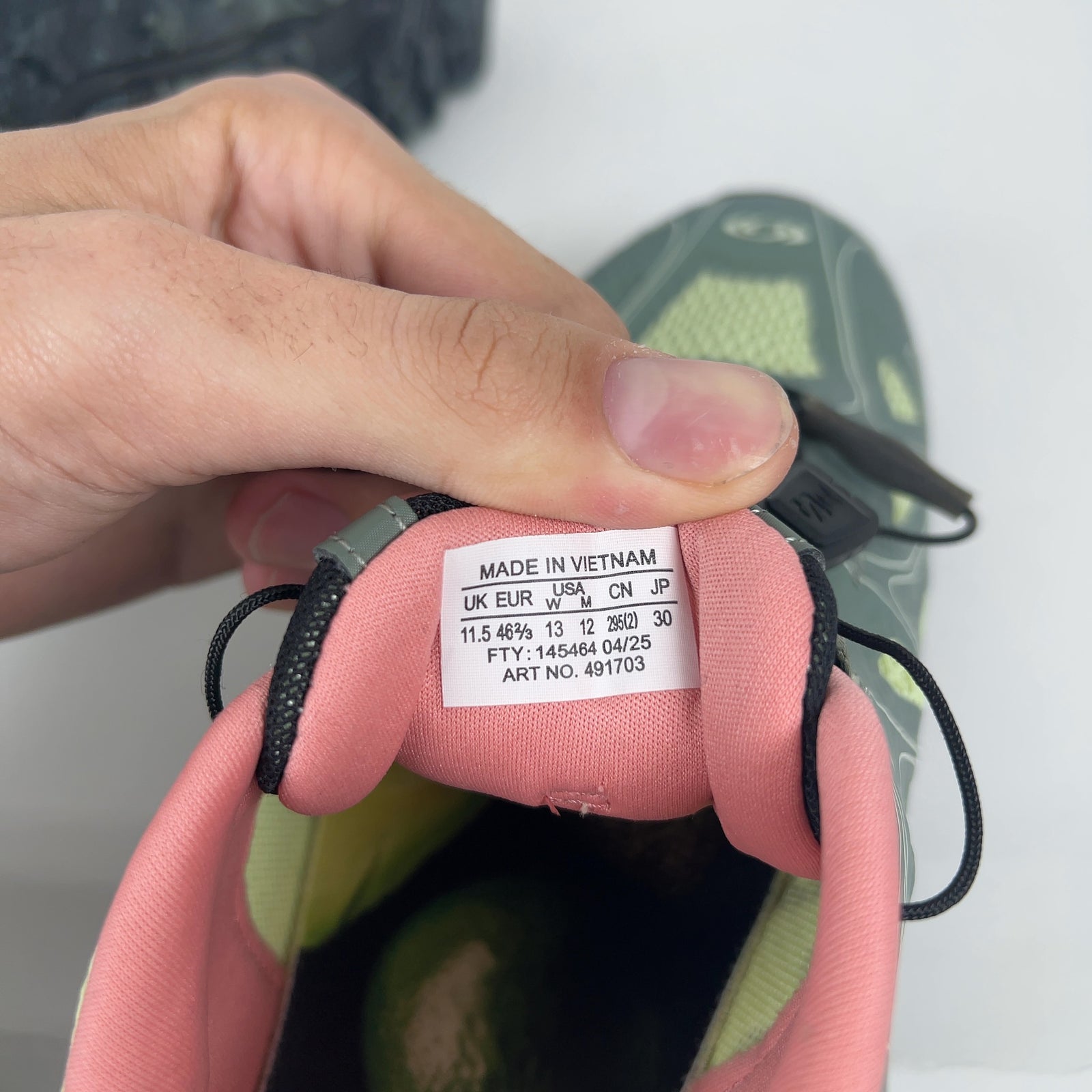 Salomon x END XT-Whisper Void 'Avocado' Lowtop Sneakers