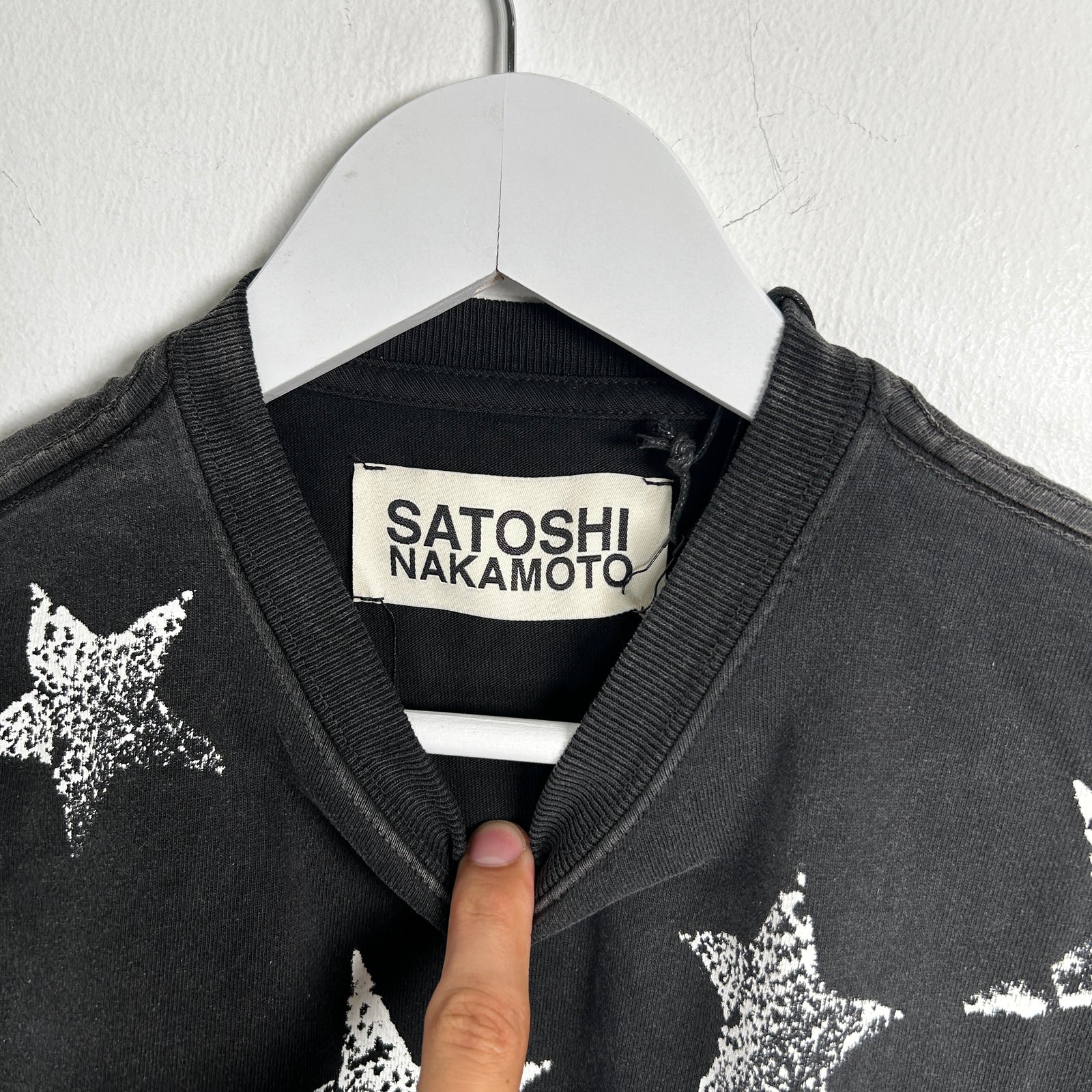 Satoshi Nakamoto Black Distressed Stars Logo T-Shirt Size M