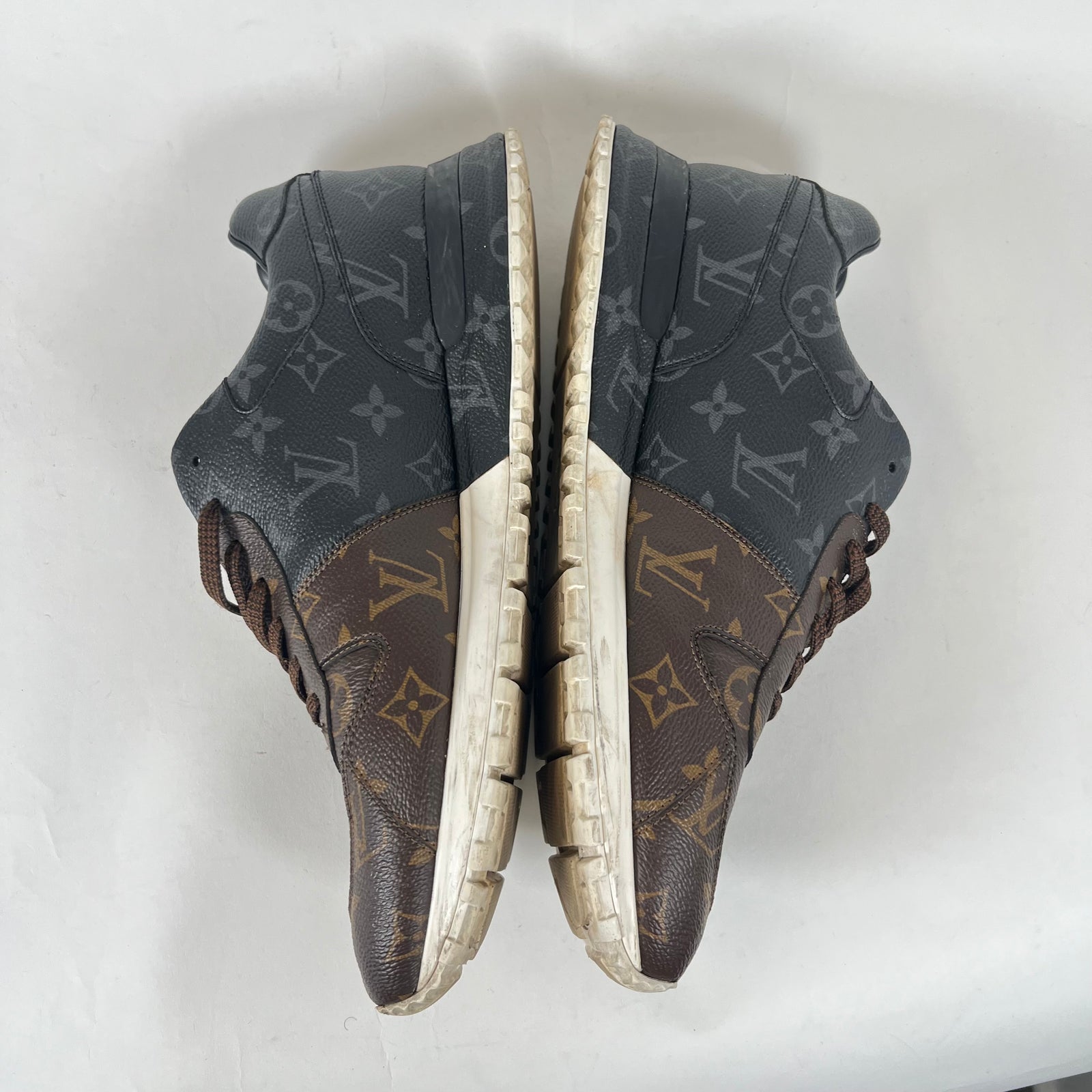 Louis Vuittom Monogram Tricolor Runaway Sneaker LV 9