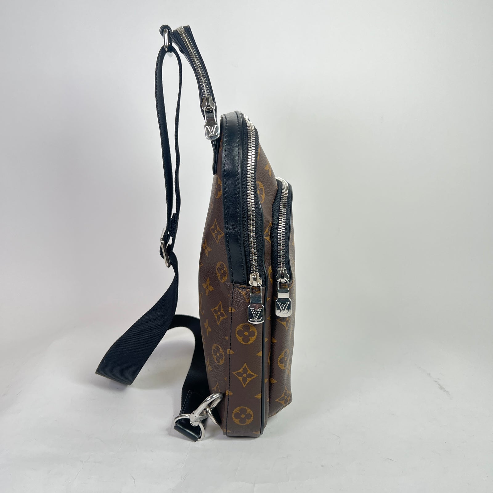 Louis Vuitton Monogram Avenue Sling Bag
