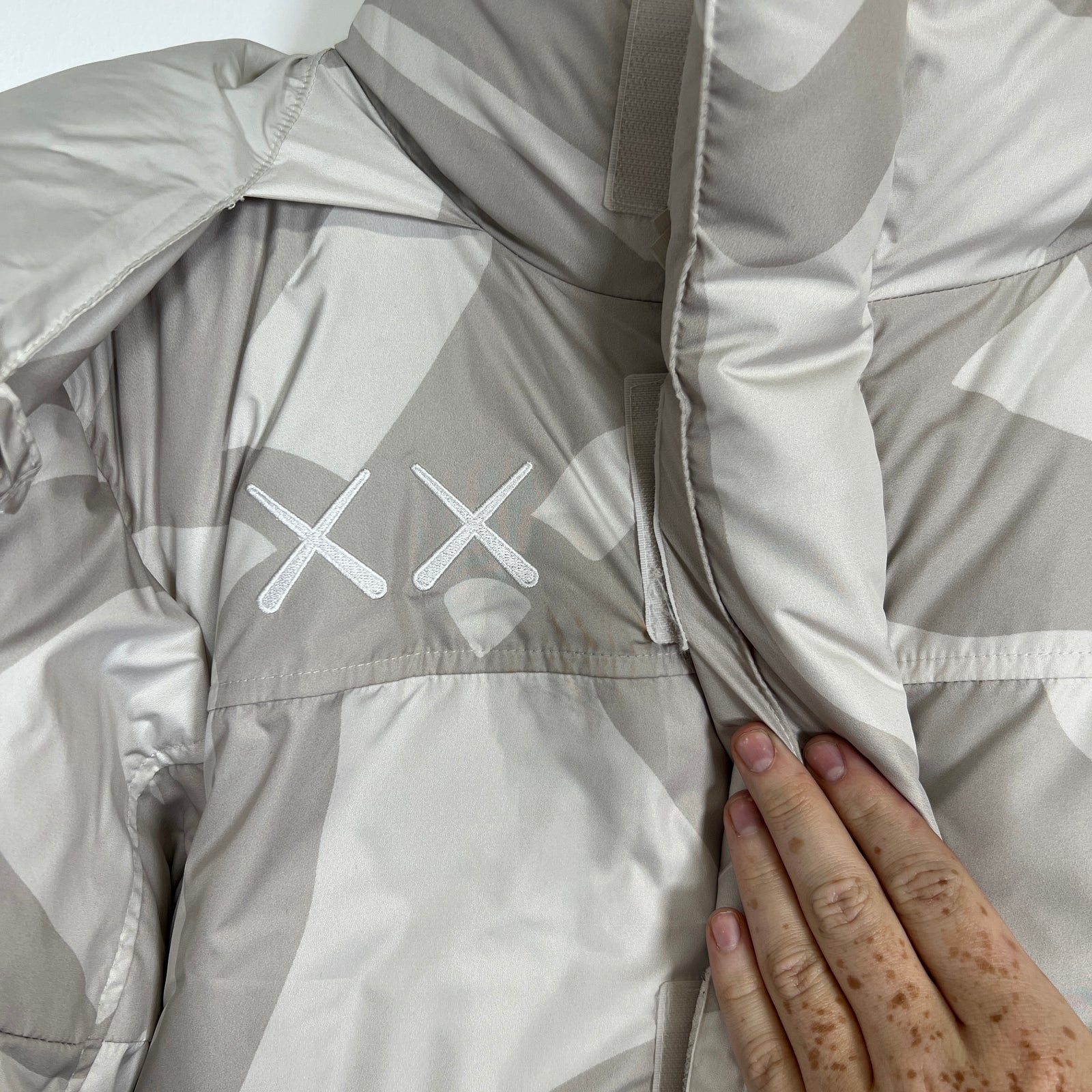 TNF x Kaws White Puffer Size S