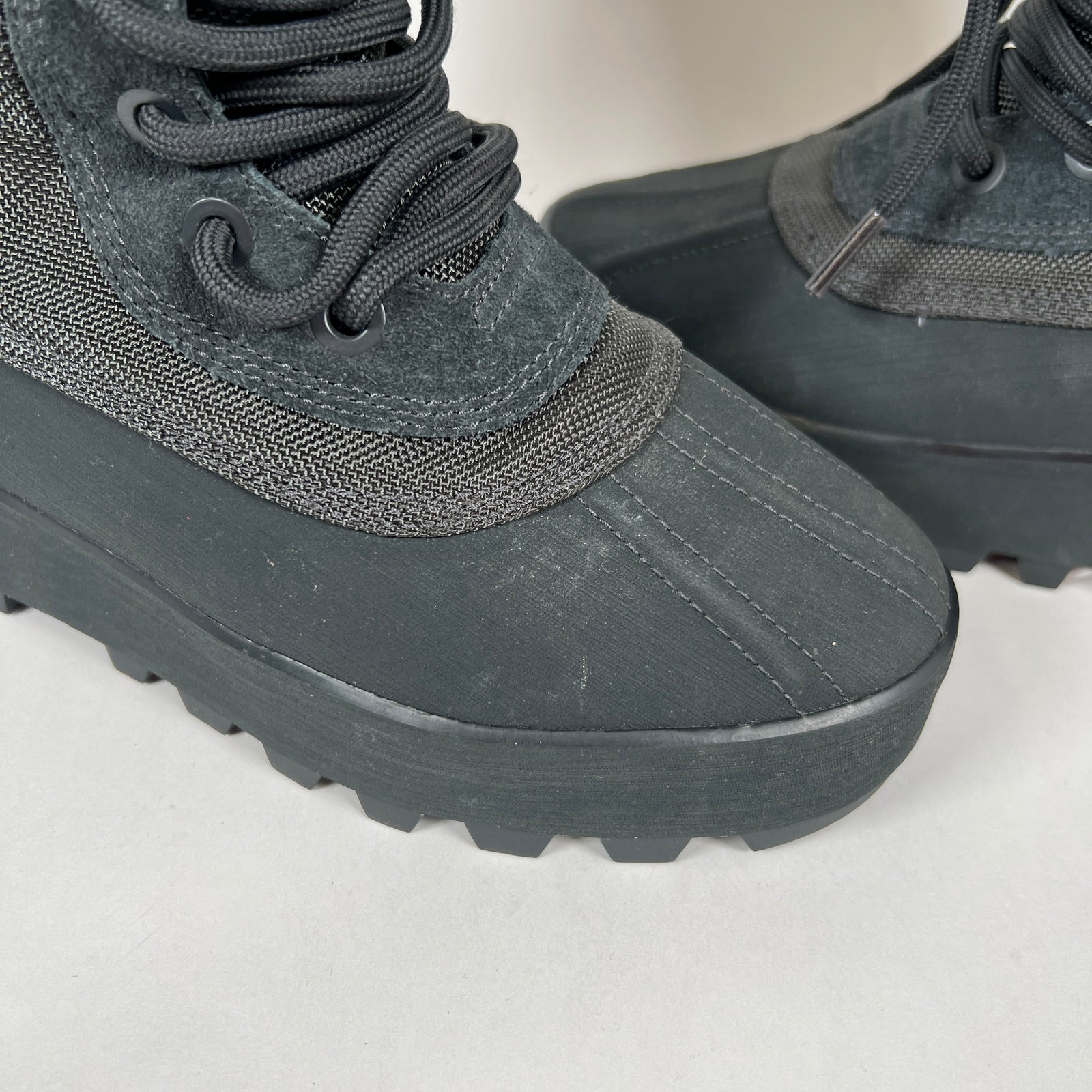 Yeezy 950 Pirate Black Size 7