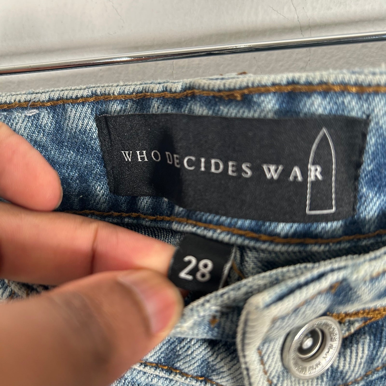 Who Decide War Distressed Jeans Size 28
