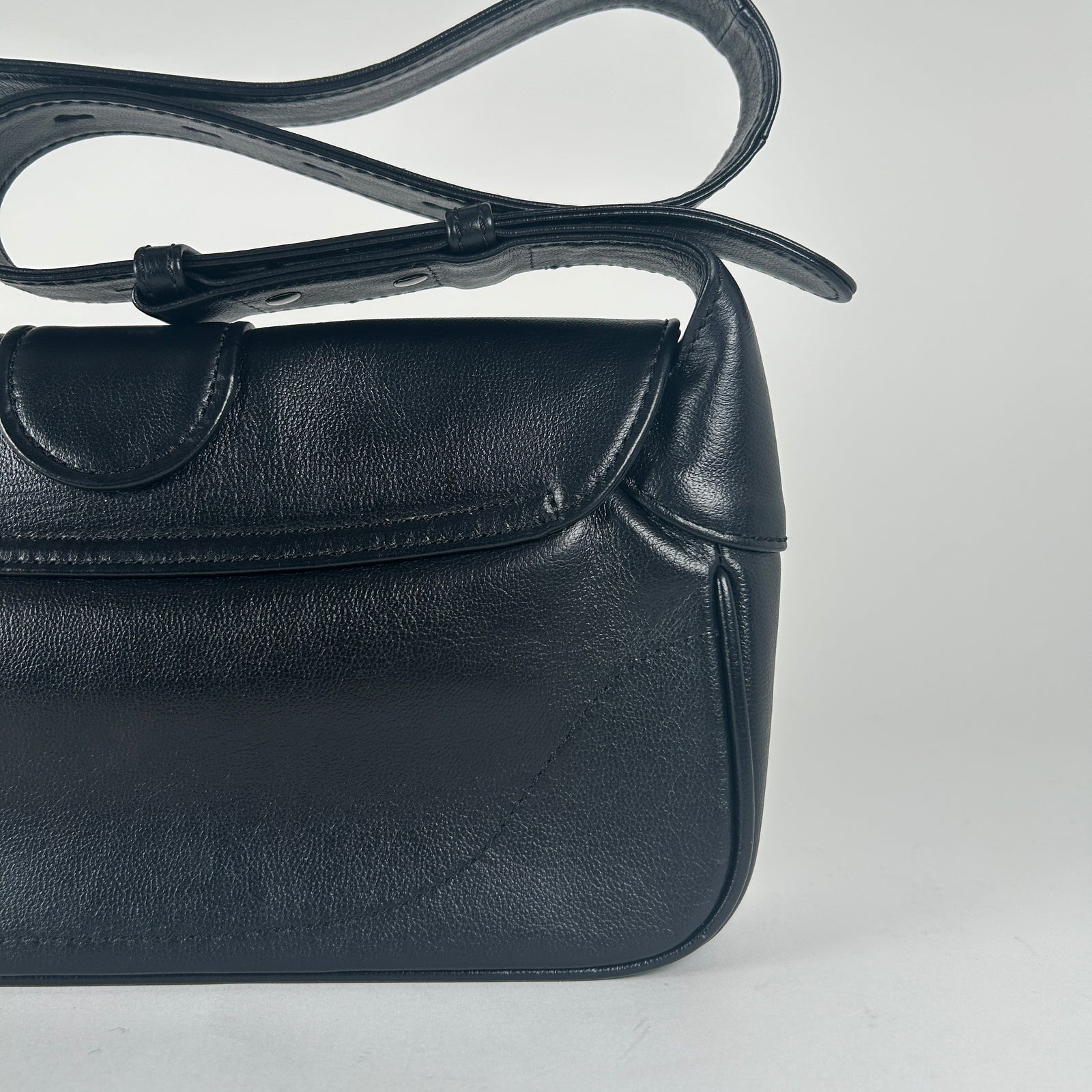 Gucci Black Leather Aphrodite Bag