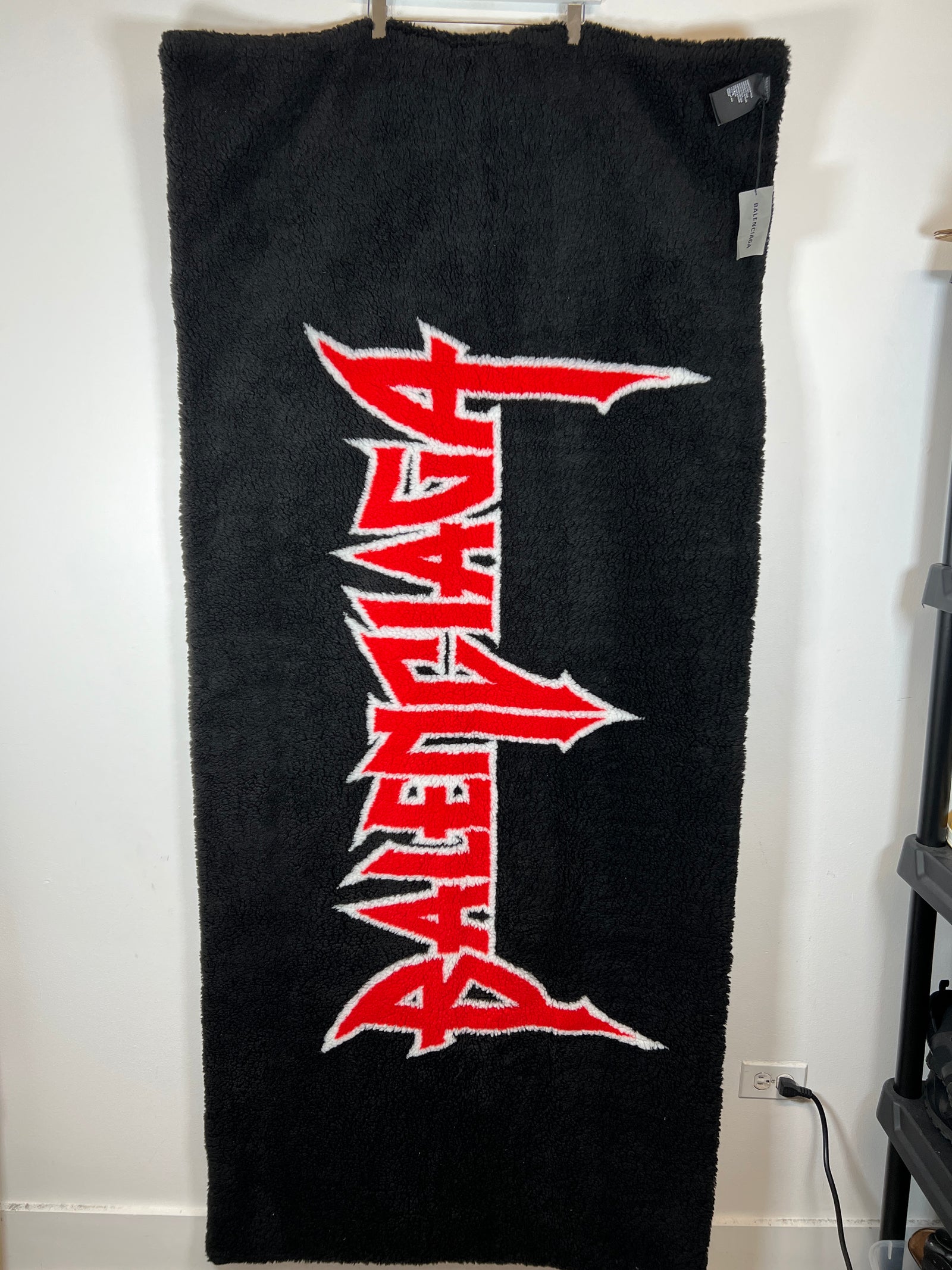 Balenciaga Black/Red Metal Logo Jumbo Fleece Scarf