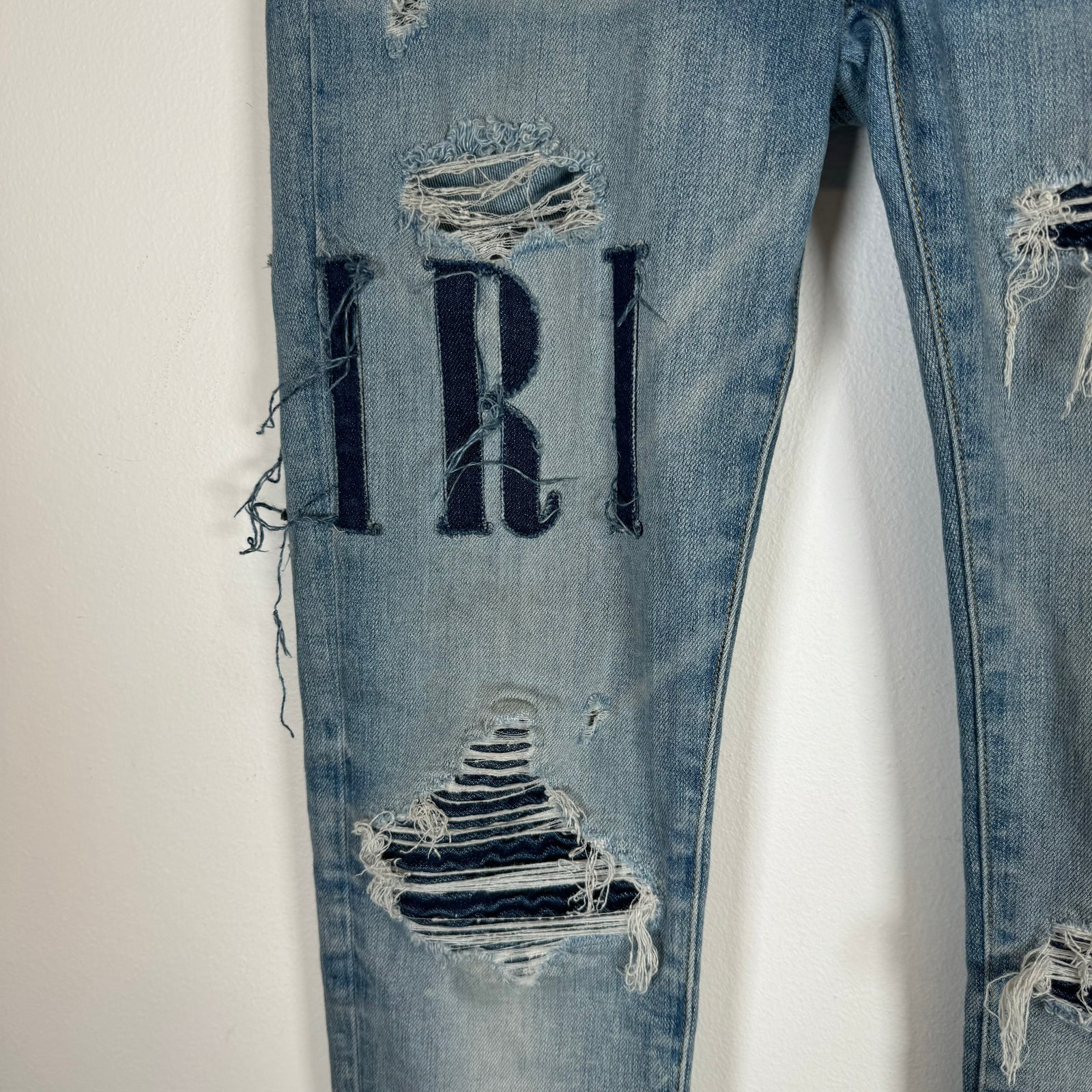 Amiri Denim Logo Applique Thrashed Jeans Size 29