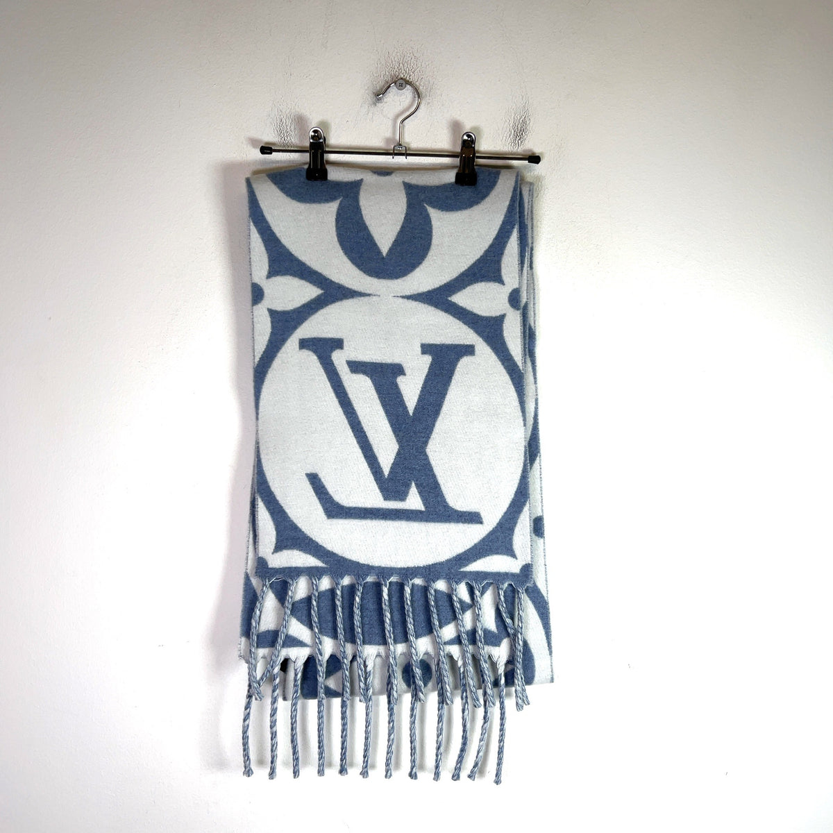 Louis Vuitton Wool Medallion Scarf
