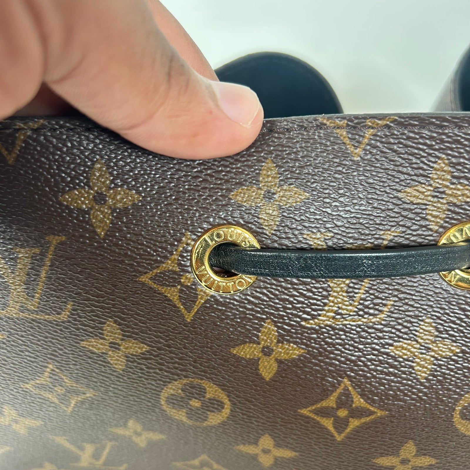 Louis Vuitton Monogram NeoNoe MM Bucket Bag