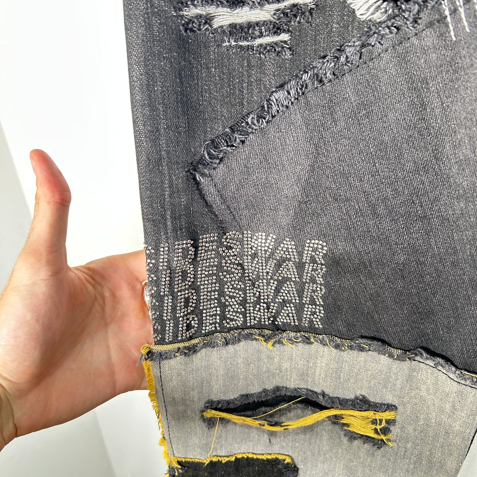 Who Decides War Patch Work Logo Jeans Size 34