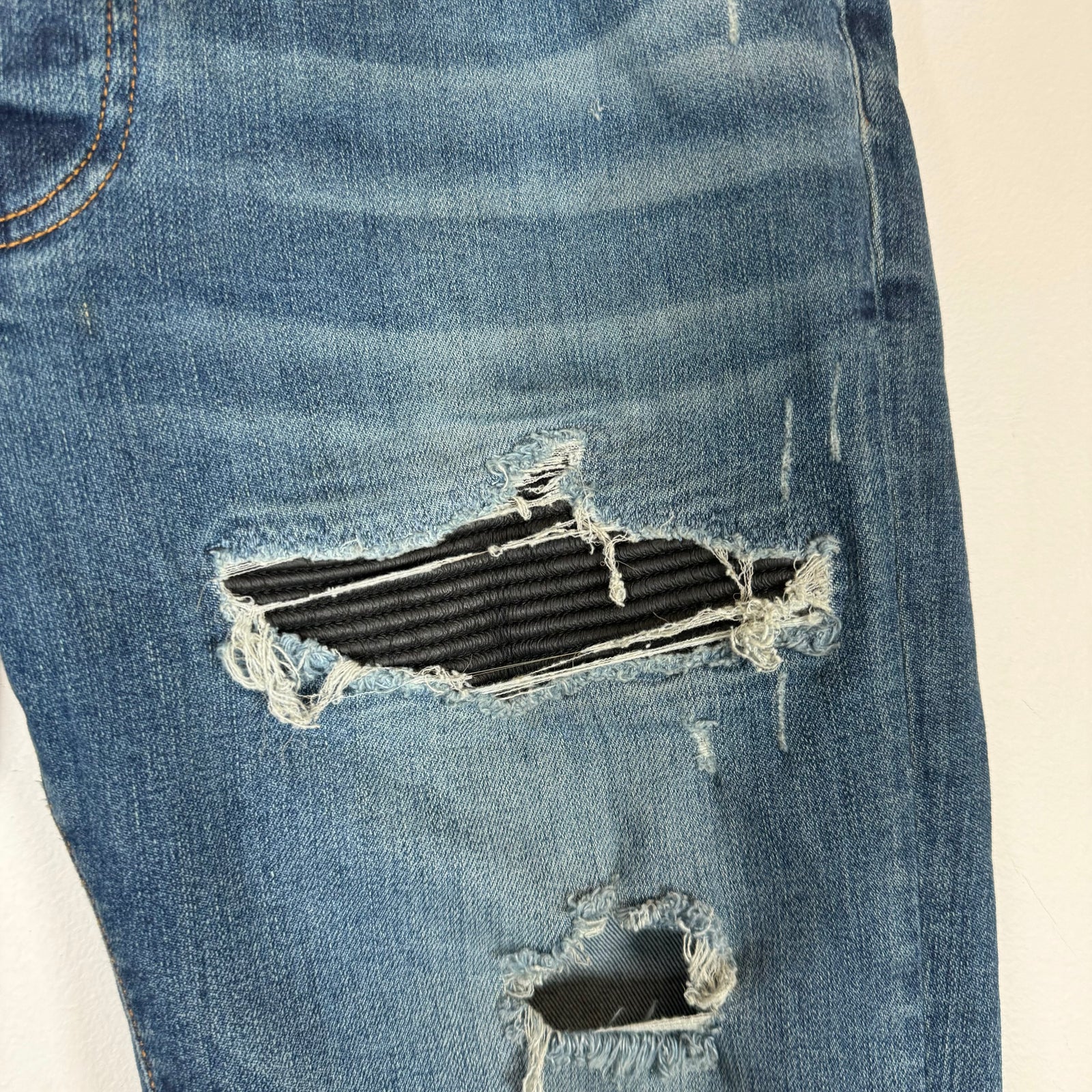 Amiri Blue MX1 Distressed Denim Jeans Size 34