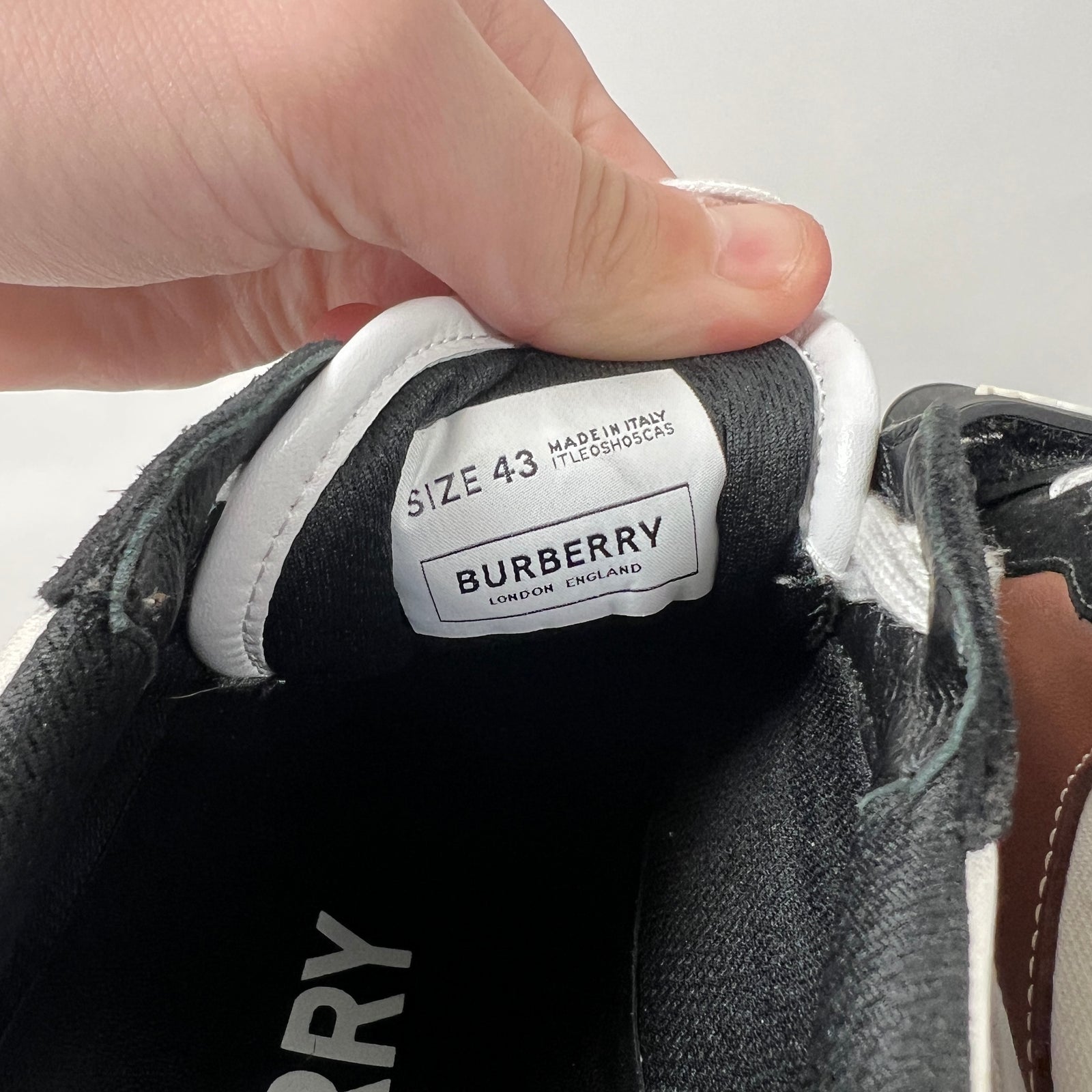 Burberry Ramsey Classic Sneaker Size 10