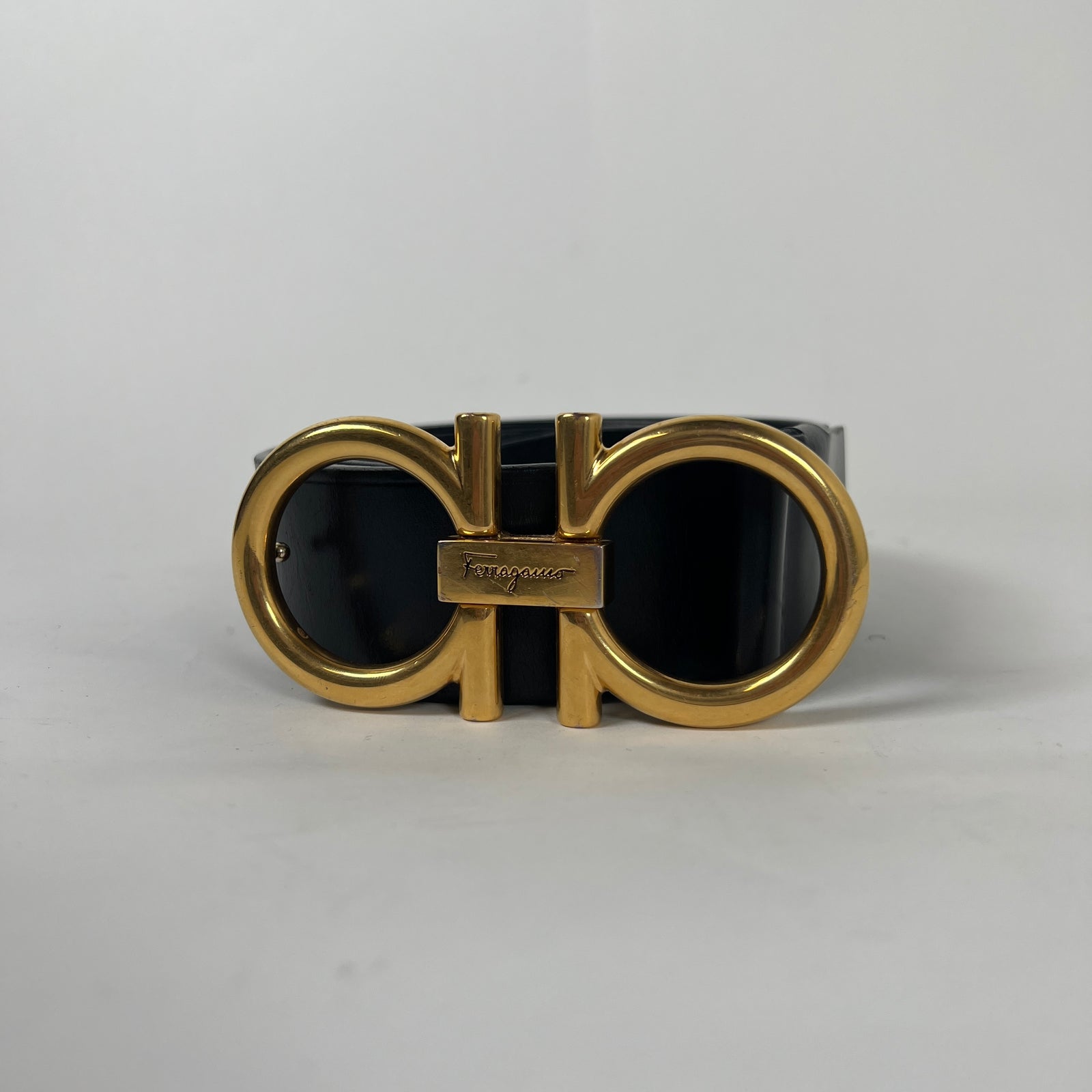 Ferragamo Black/Gold Logo Belt Size 105
