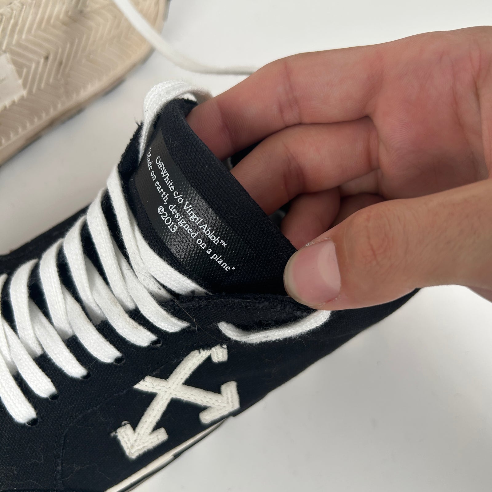 Off-White Black Vulcanized Striped Low-Top Sneaker Size 45