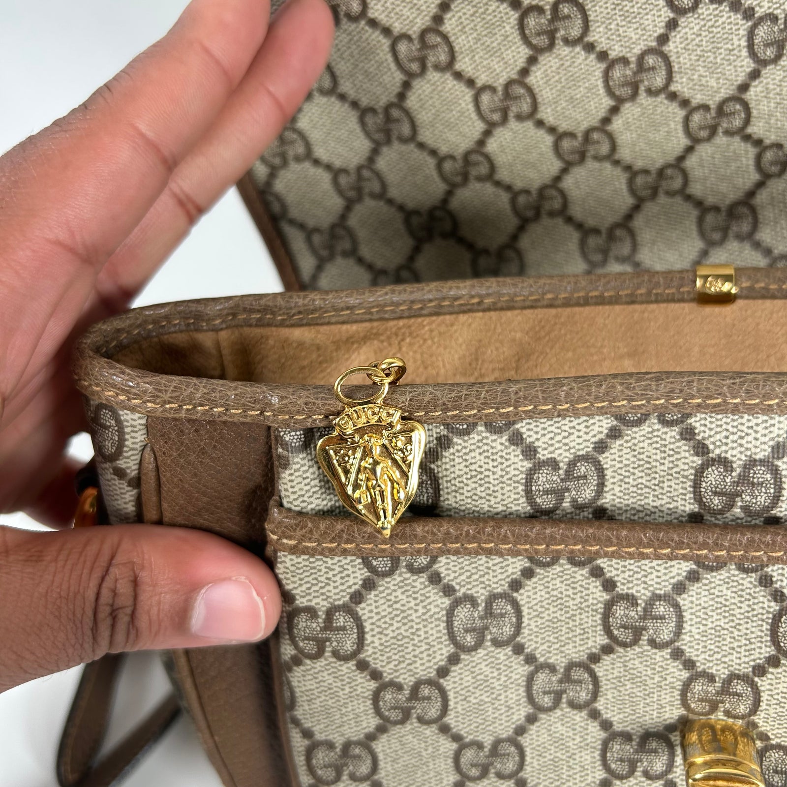 Gucci Beige Vintage Messenger Bag