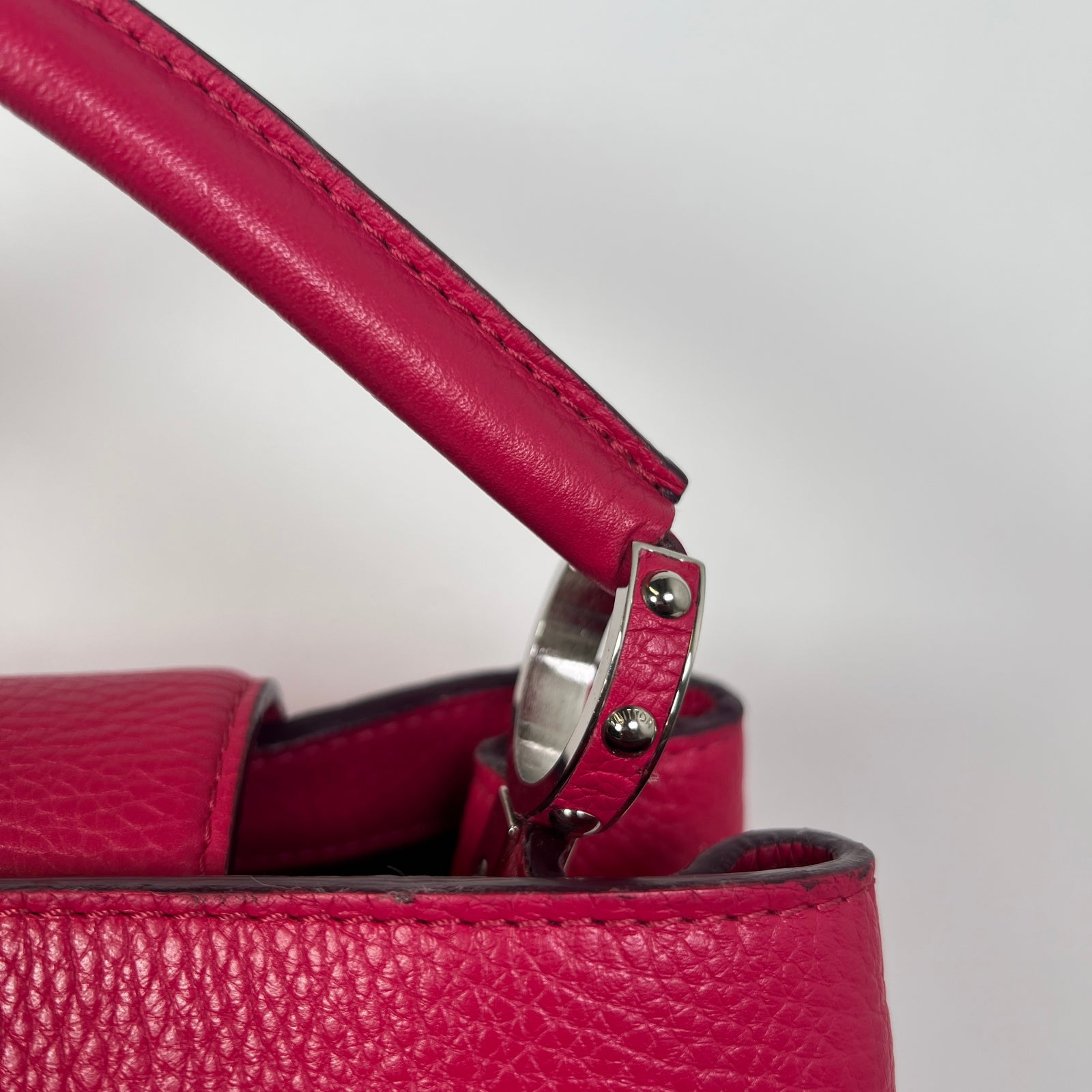 Louis Vuitton Capucines Red Taurillon Leather MM Handbag