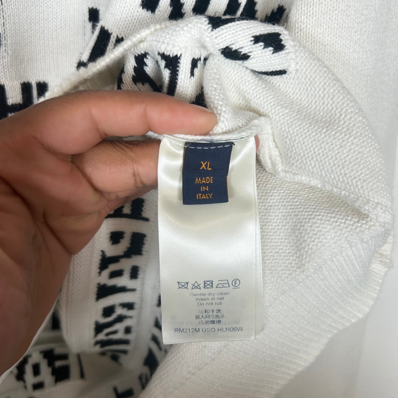 Louis Vuitton White New Letter Logo Sweater Size L