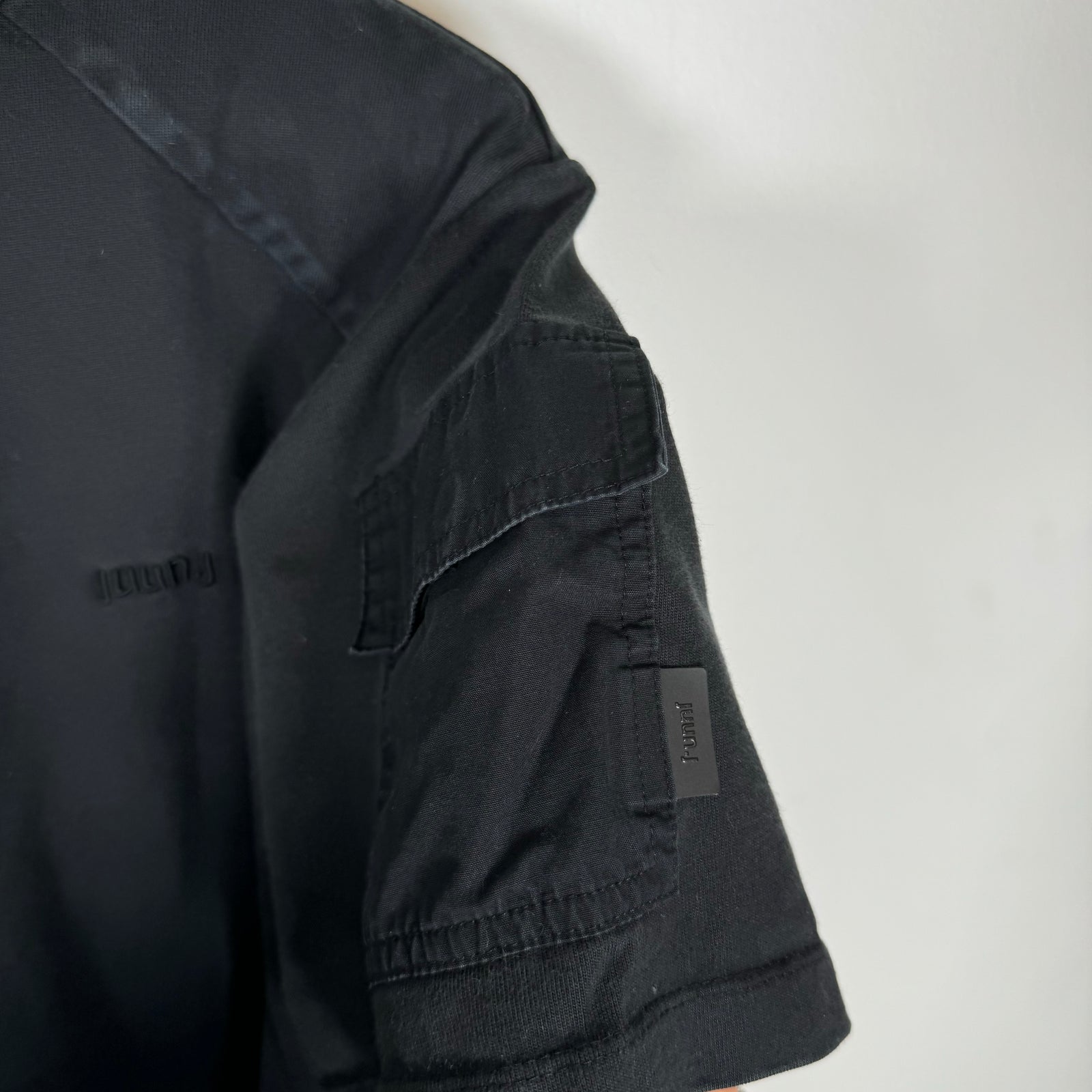 Juun.J Black Cargo Tee Size M