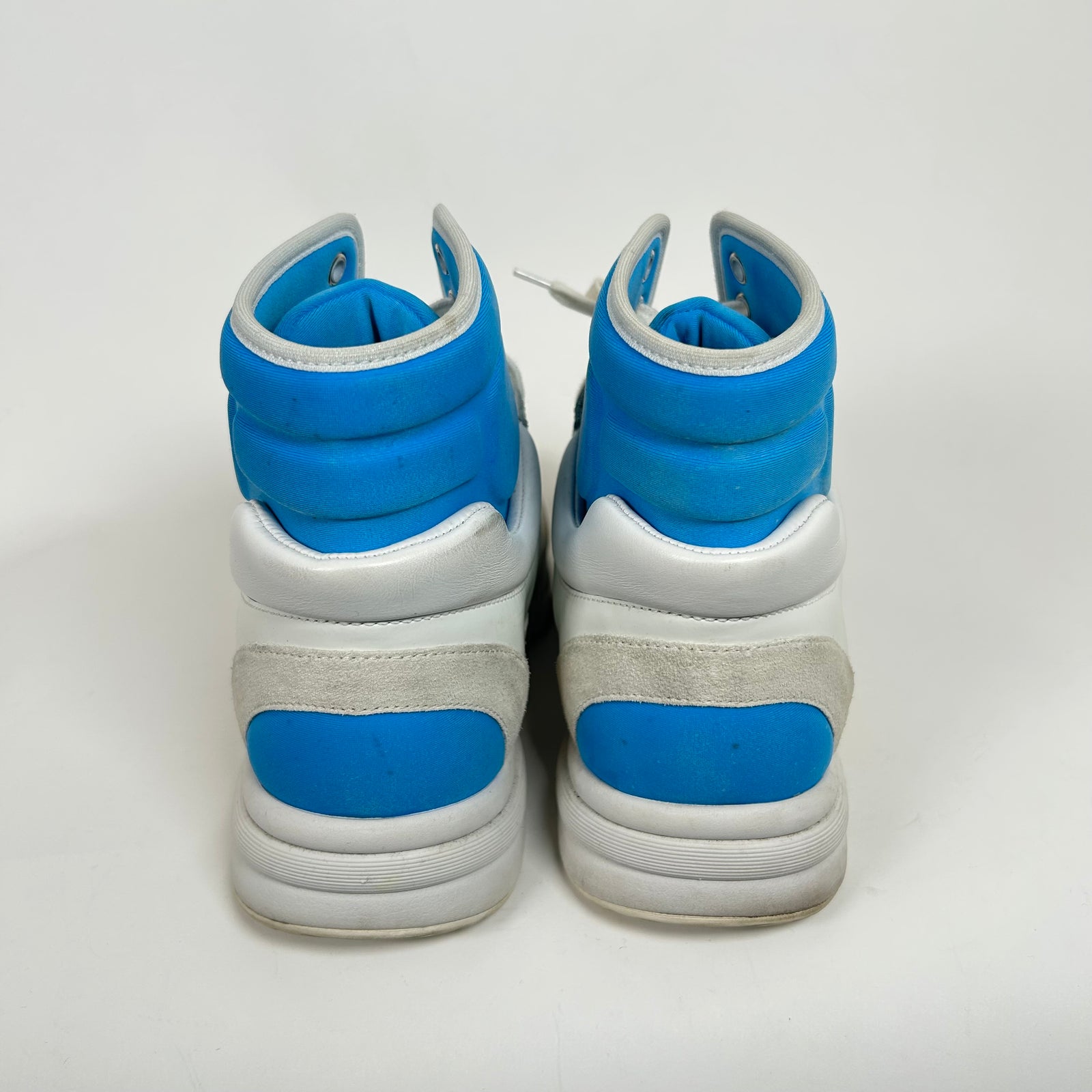 Chanel White/Blue Interlocking CC High-Top Sneaker Size 38.5