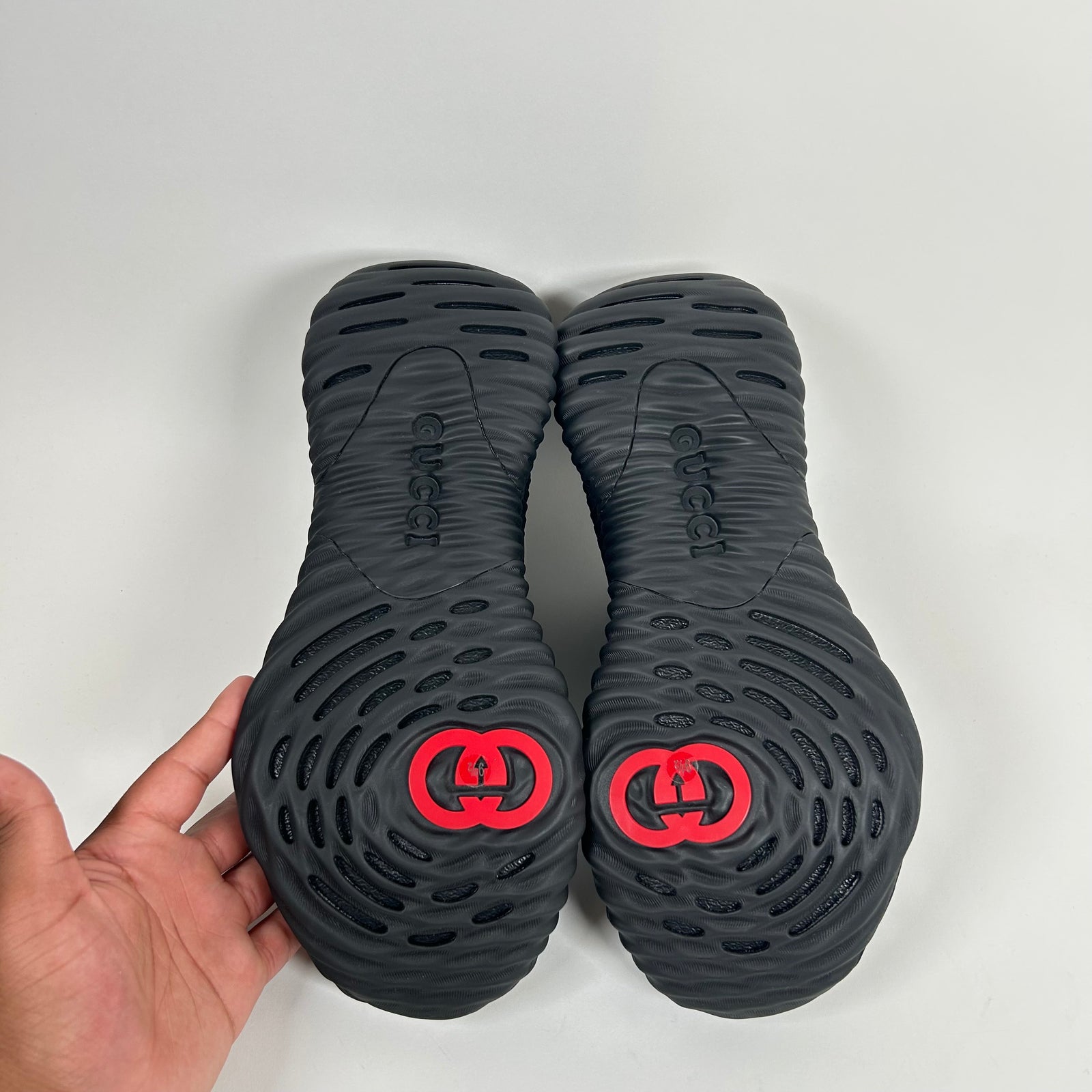 Gucci Black Interlocking G Ripple Mesh Sneaker Size GG 9.5