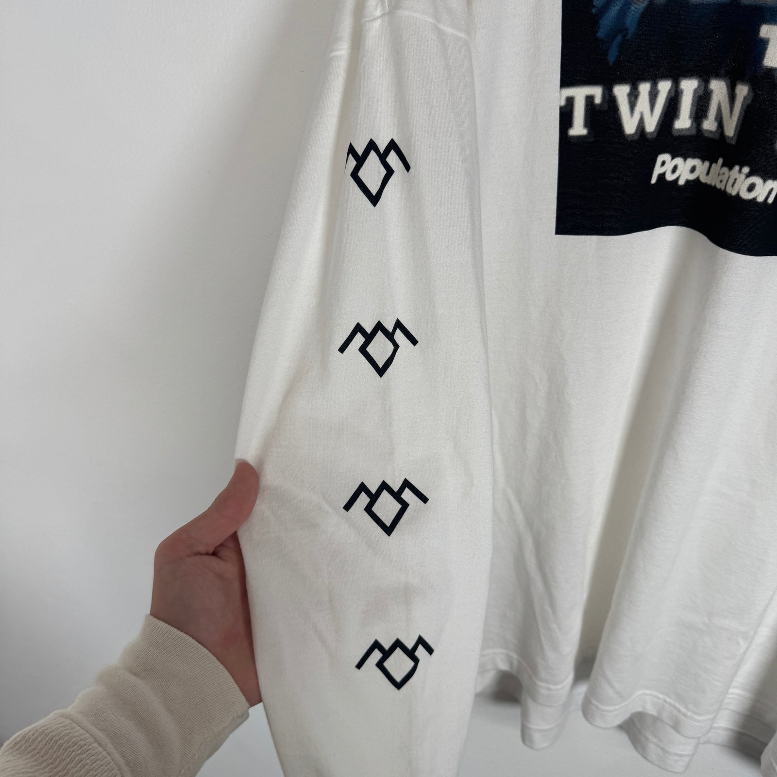 Undercover White 'Twin Peaks' Longsleeve Size 3