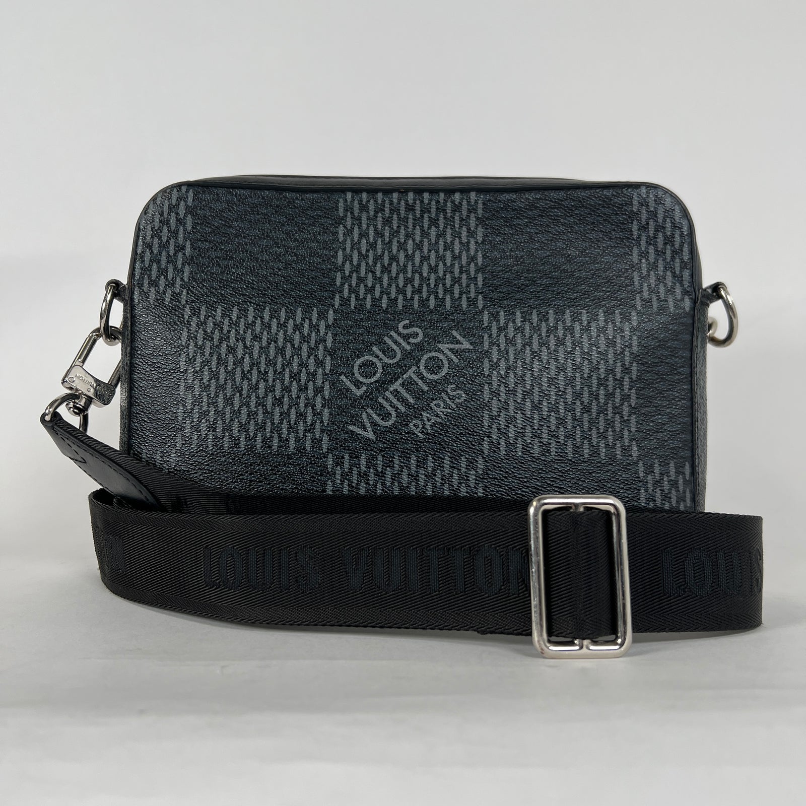 Louis Vuitton Trio 3D Damier Messenger