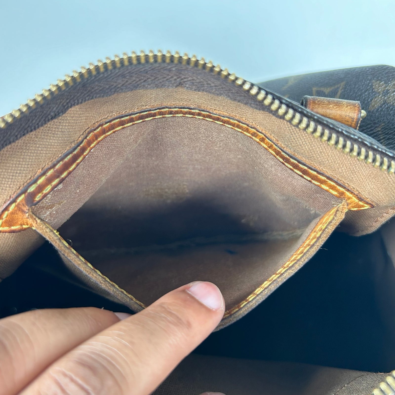 Louis Vuitton Monogram Speedy 25