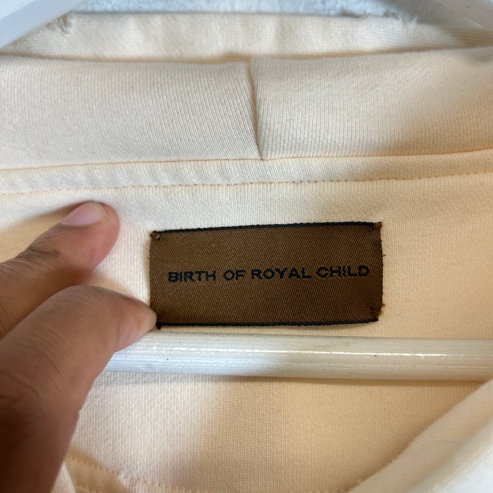 Birth Of Royal Child Cream 'Flashlight' Zip-Up Hoodie Size L