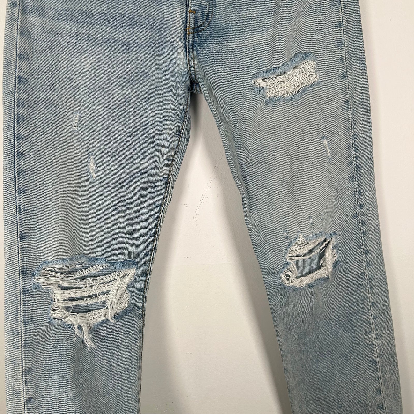 Amiri Light Wash Distressed Straight Jeans Size 27