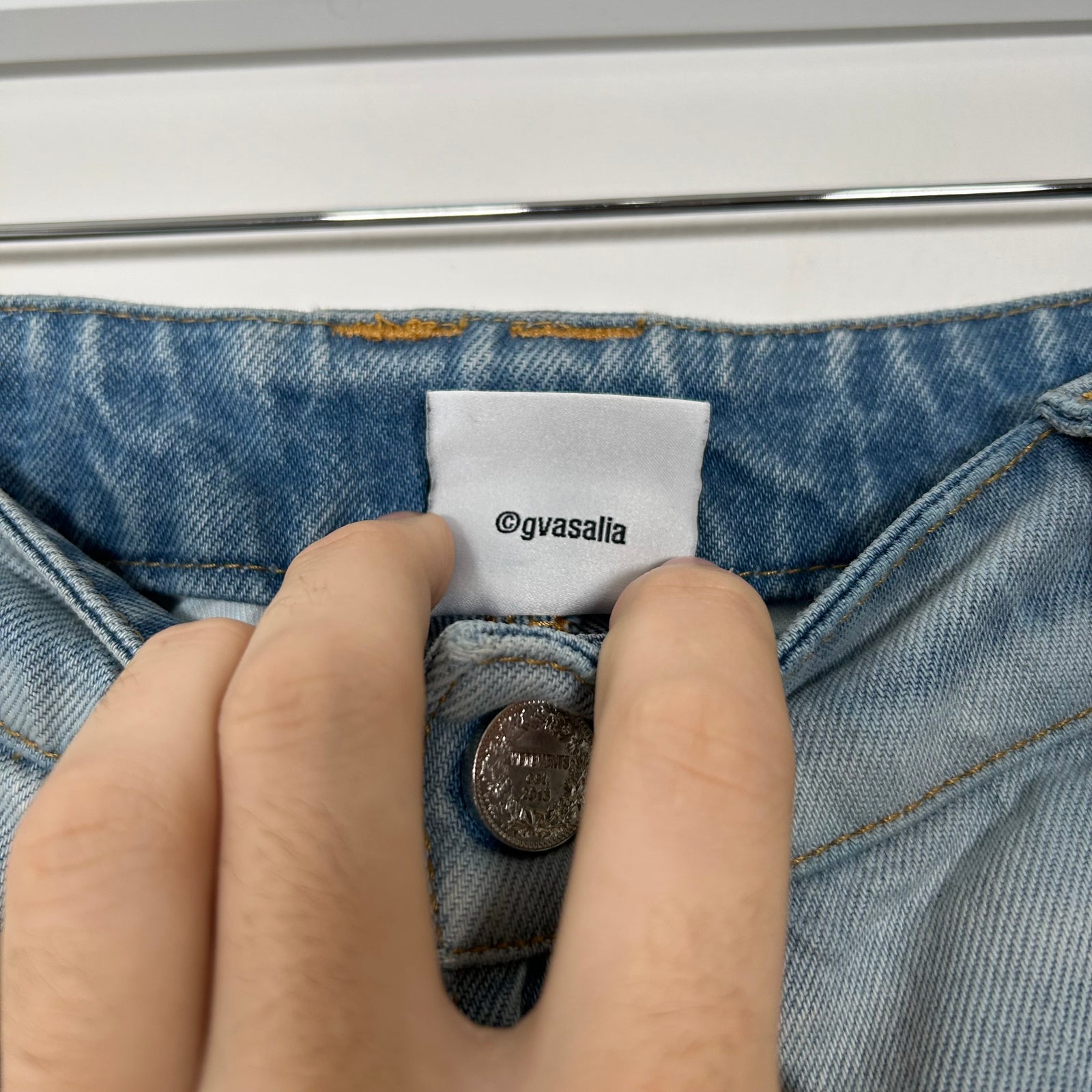 Vetements Lightwash Convertible Jeans Size 29