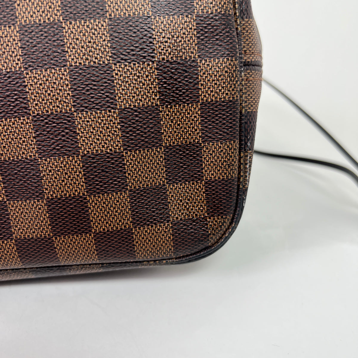 Louis Vuitton Damier Ebene Neverfull MM Toe Bag