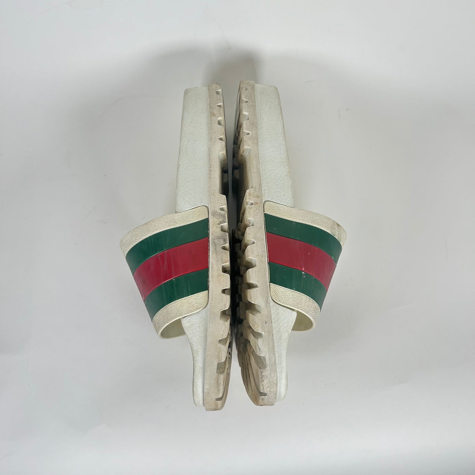Gucci White Signature Stripe Slides Size 14