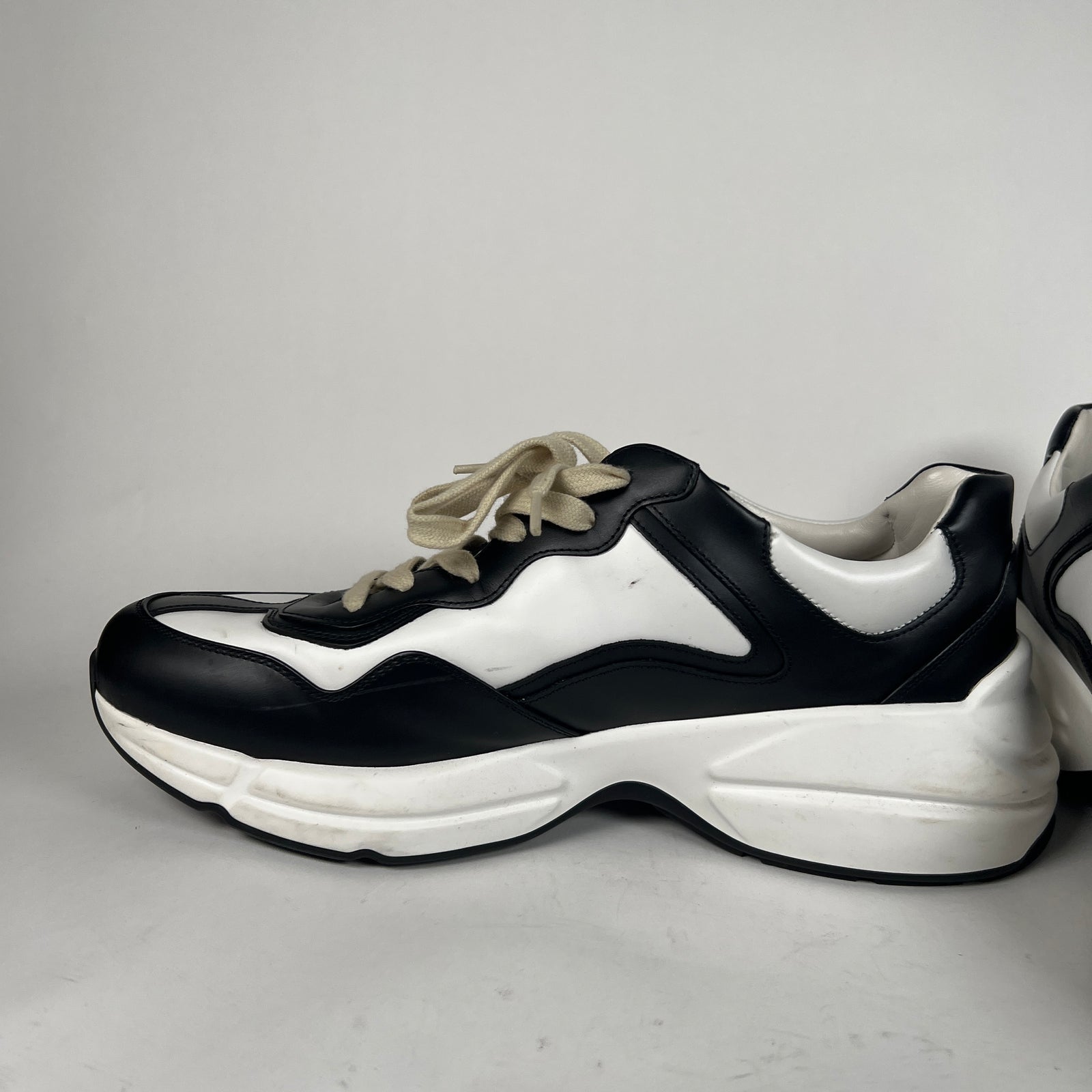 Gucci B&W Flat Leather Rythons Size 11.5