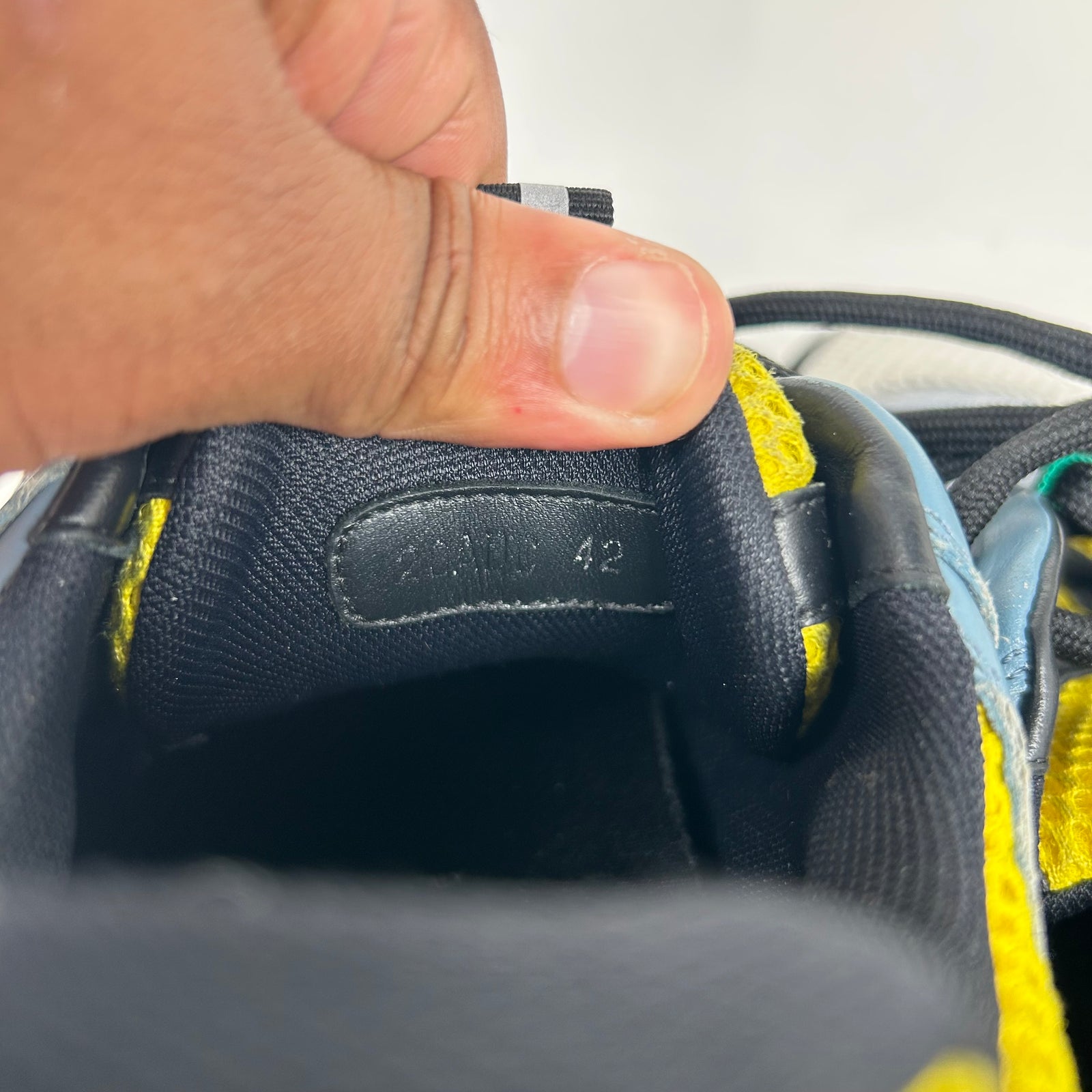 Dior B22 Blue/Yellow Sneaker Size 42