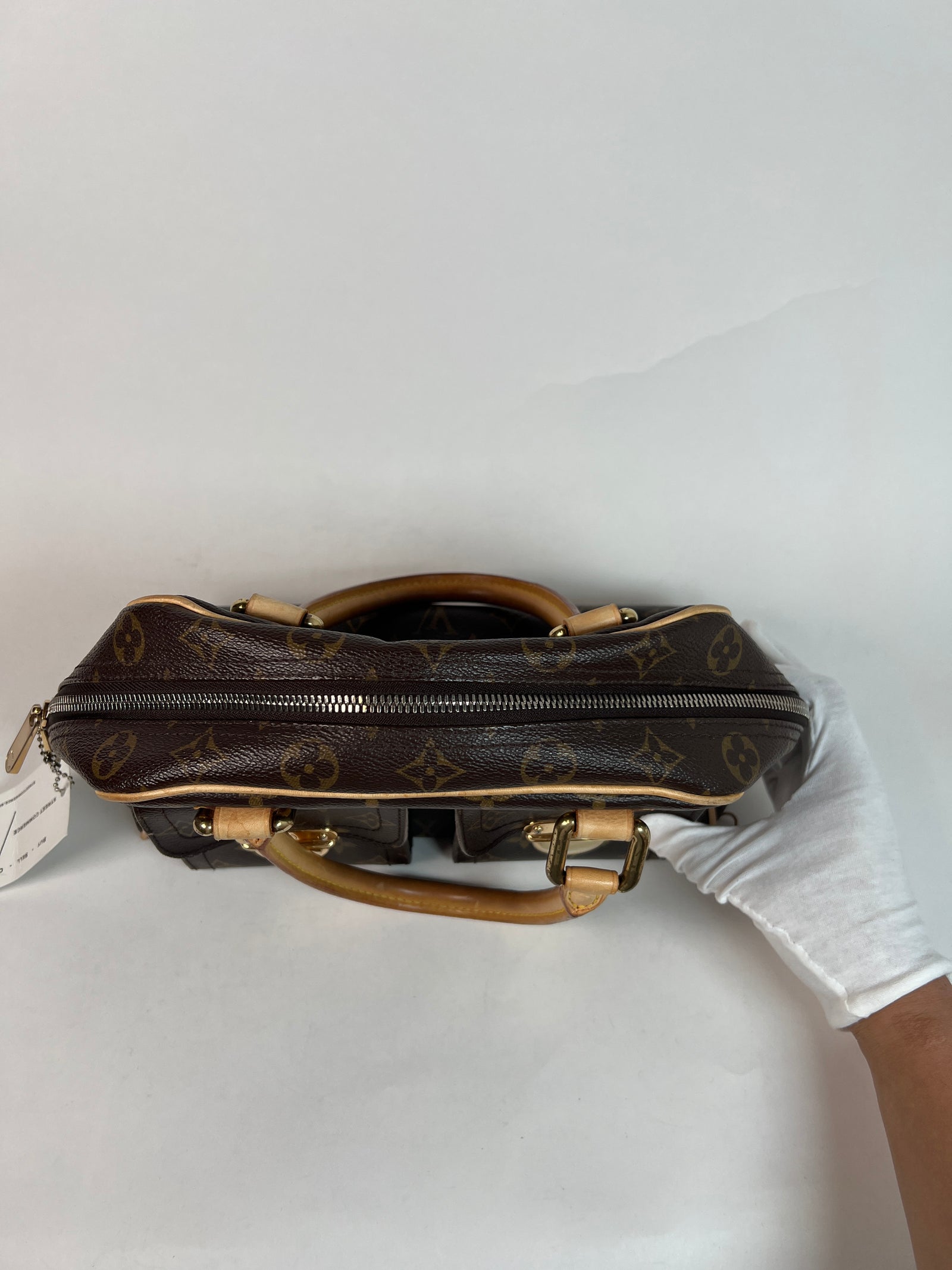 Louis Vuitton Manhattan Monogram Purse