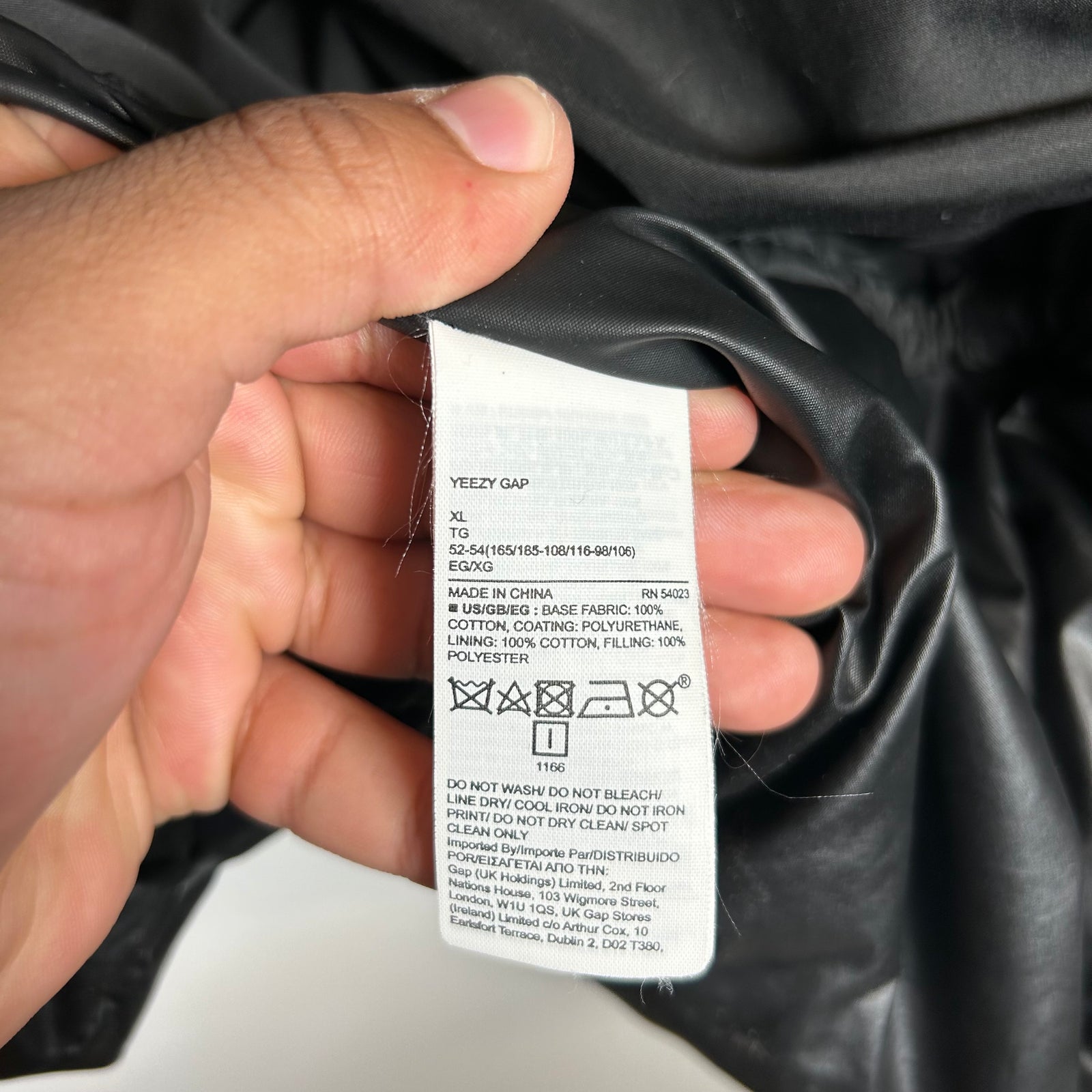 YZY x Gap Black Round Puffer Jacket Size XL