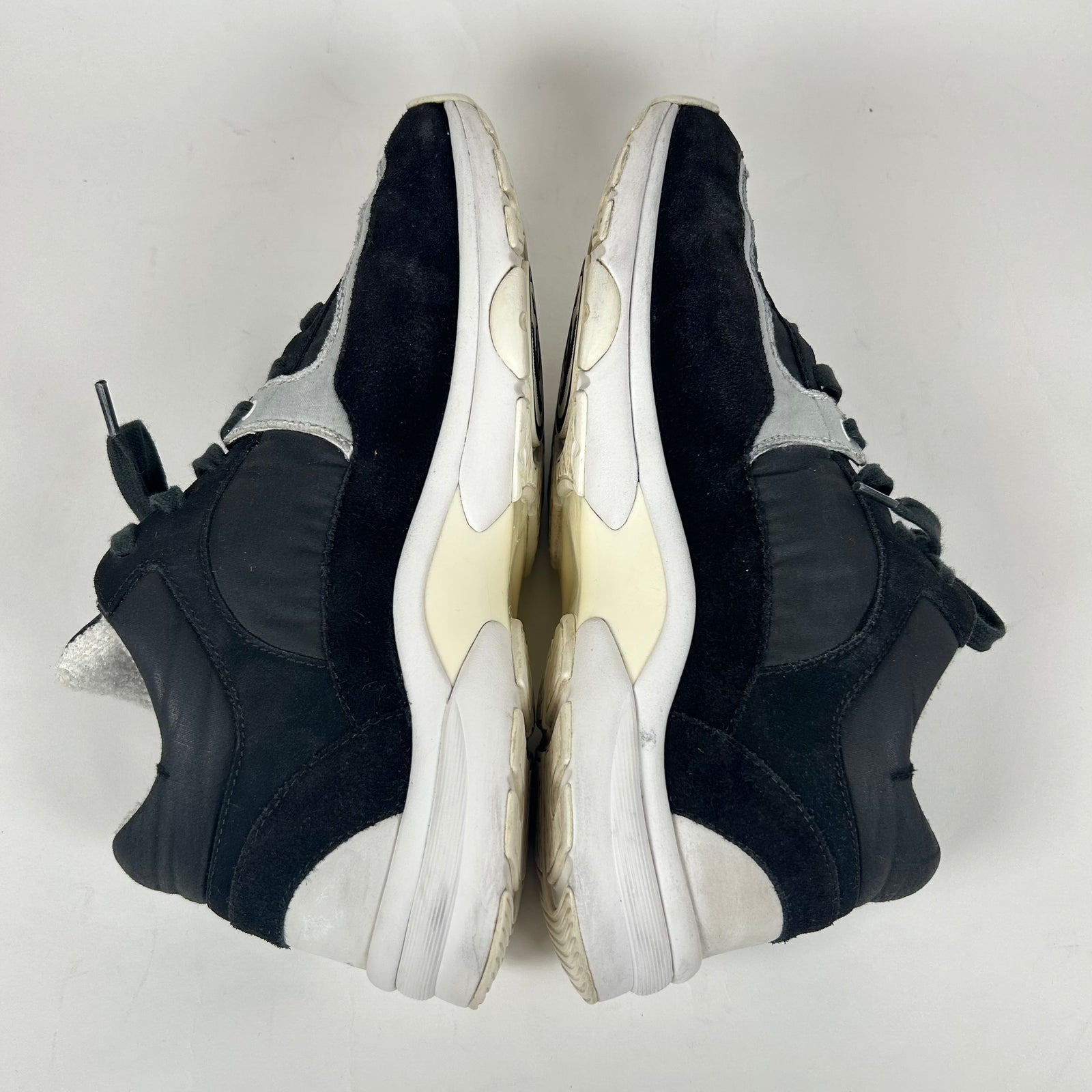 Chanel Black/White Runners Size 40