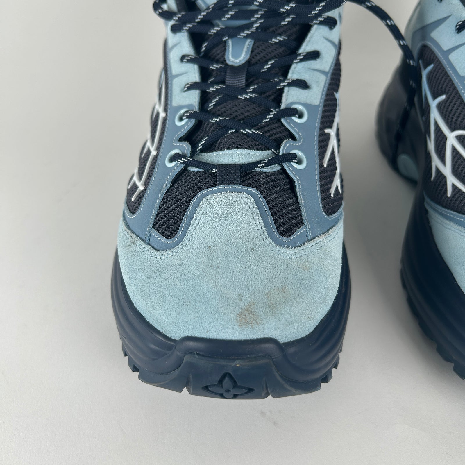 Louis Vuitton Discovery Trainer Size 9LV