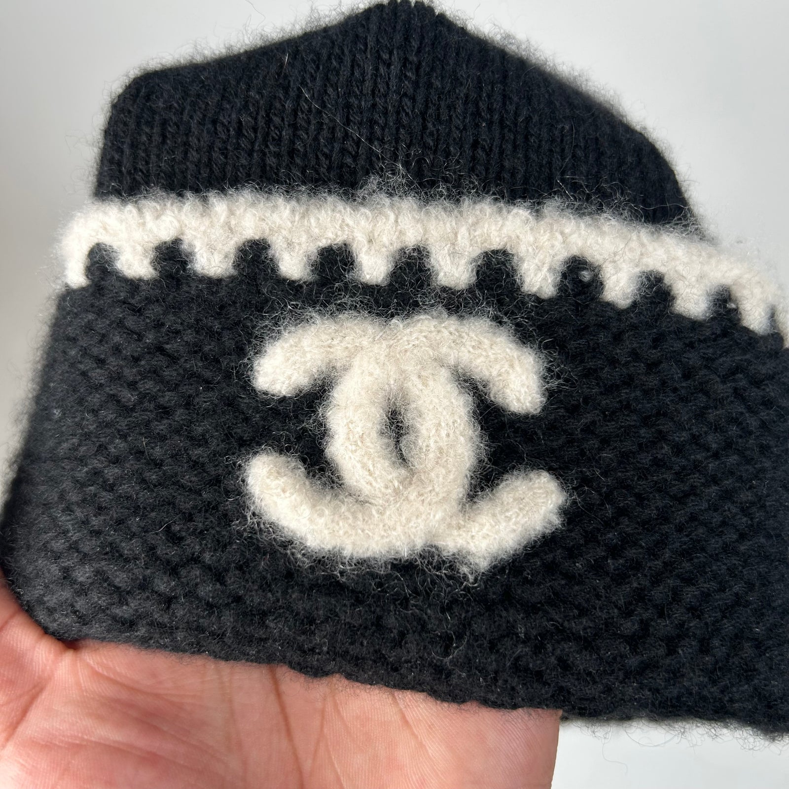 Chanel Black/White Interlocking CC Cashmere Beanie