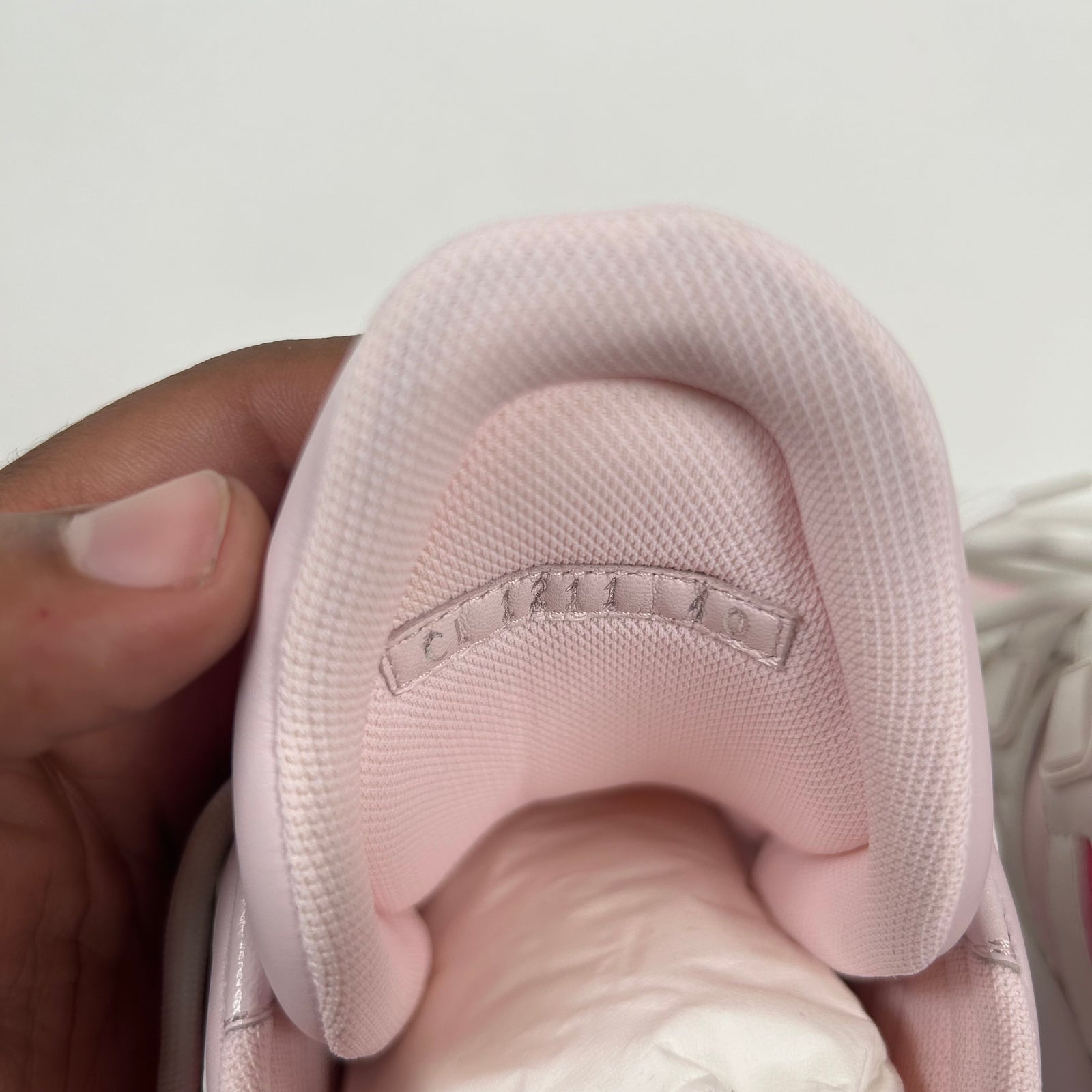 Louis Vuitton Pink Arch Light Sneaker Size 40