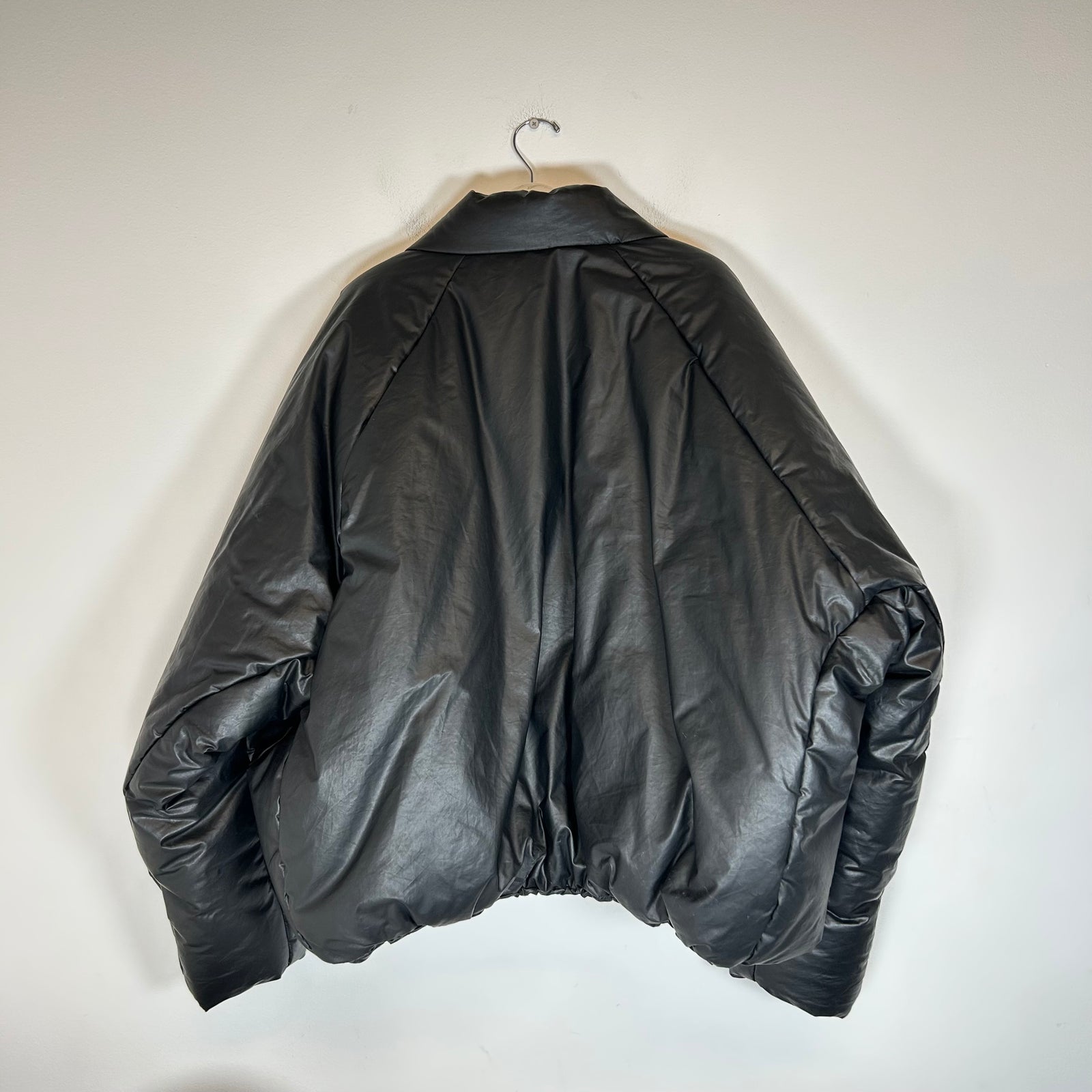 YZY Gap Black Round Puffer Jacket Size XL