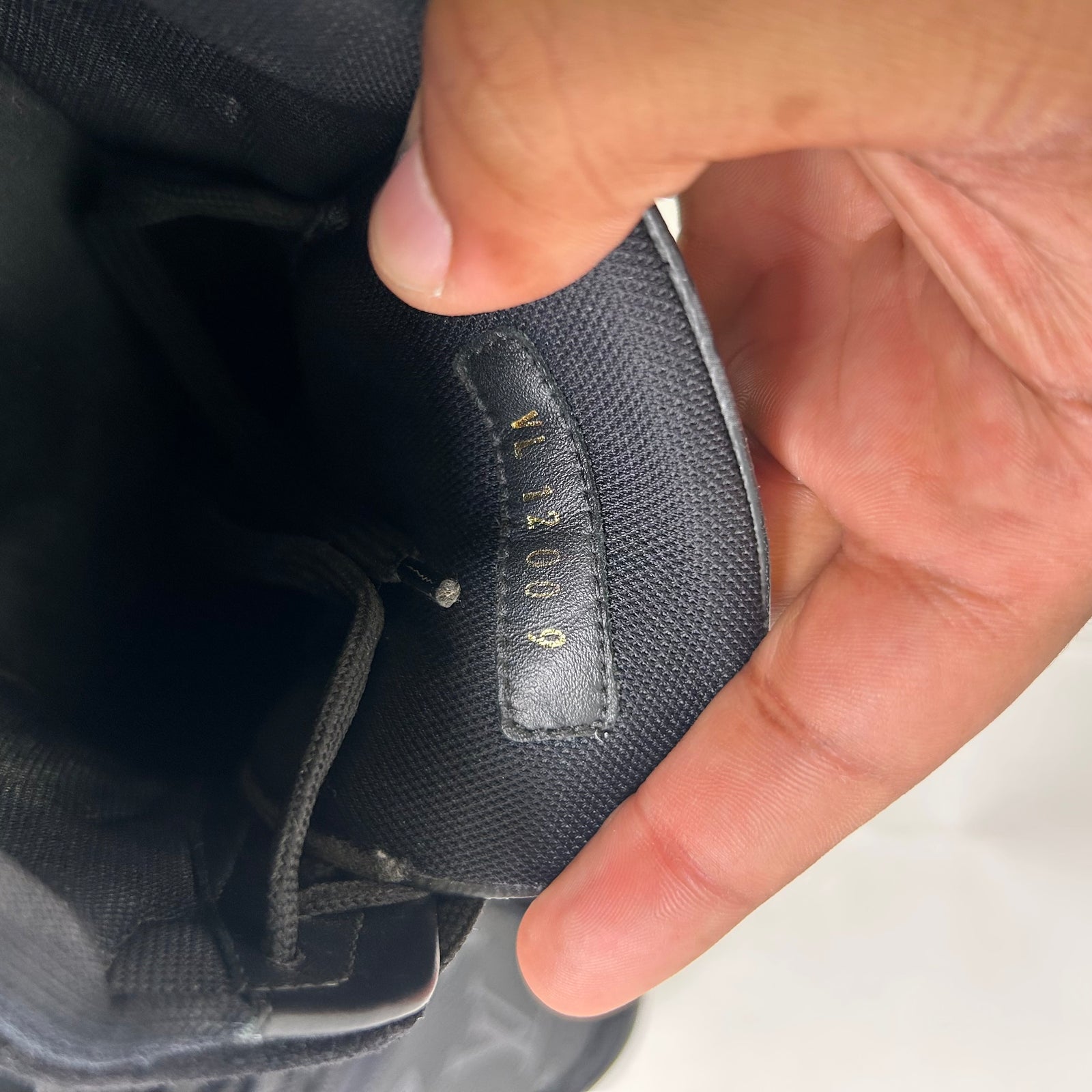 Louis Vuitton Black Monogram Trainer Size LV 9