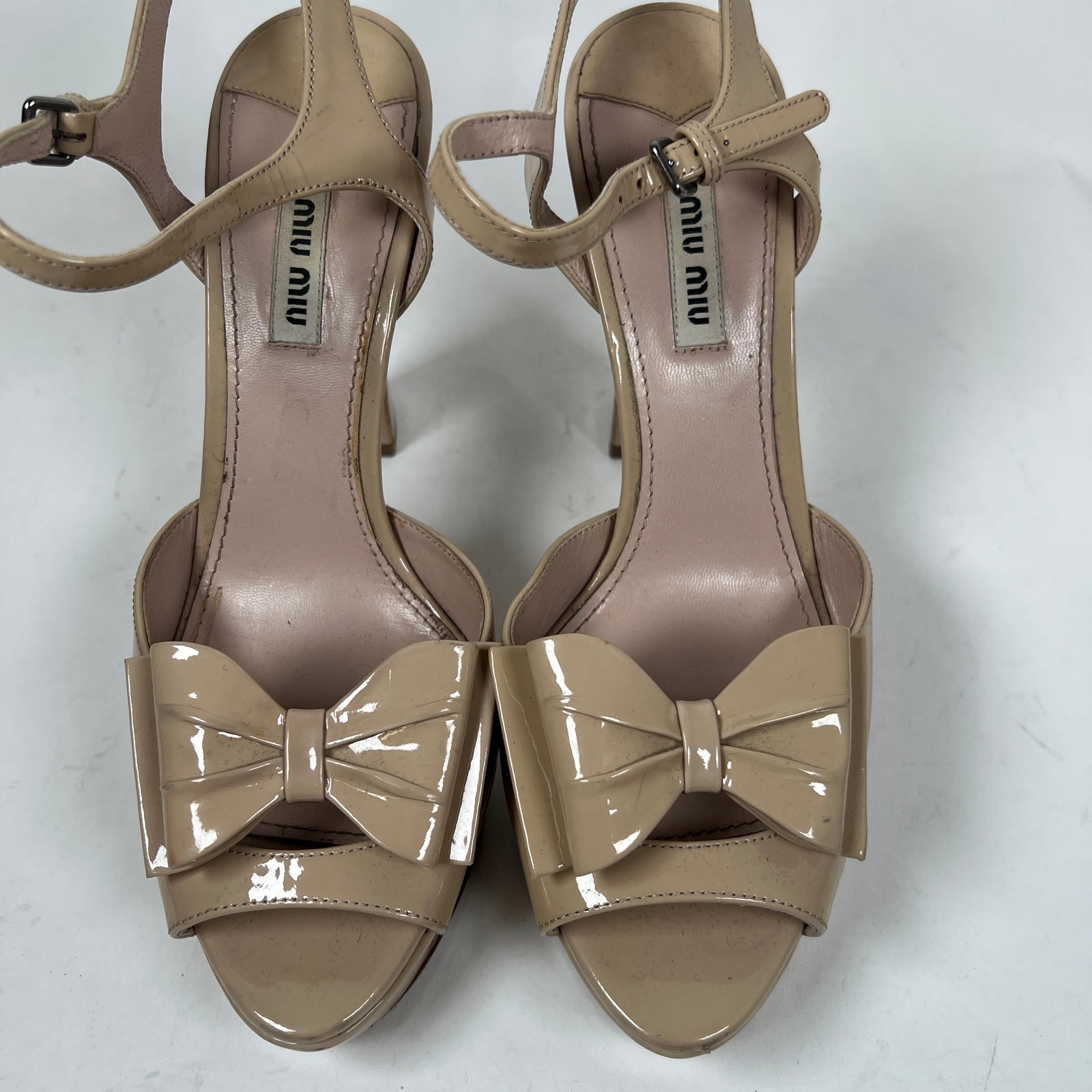 Miu Miu Beige Patent Leather Bow Heels Size 39