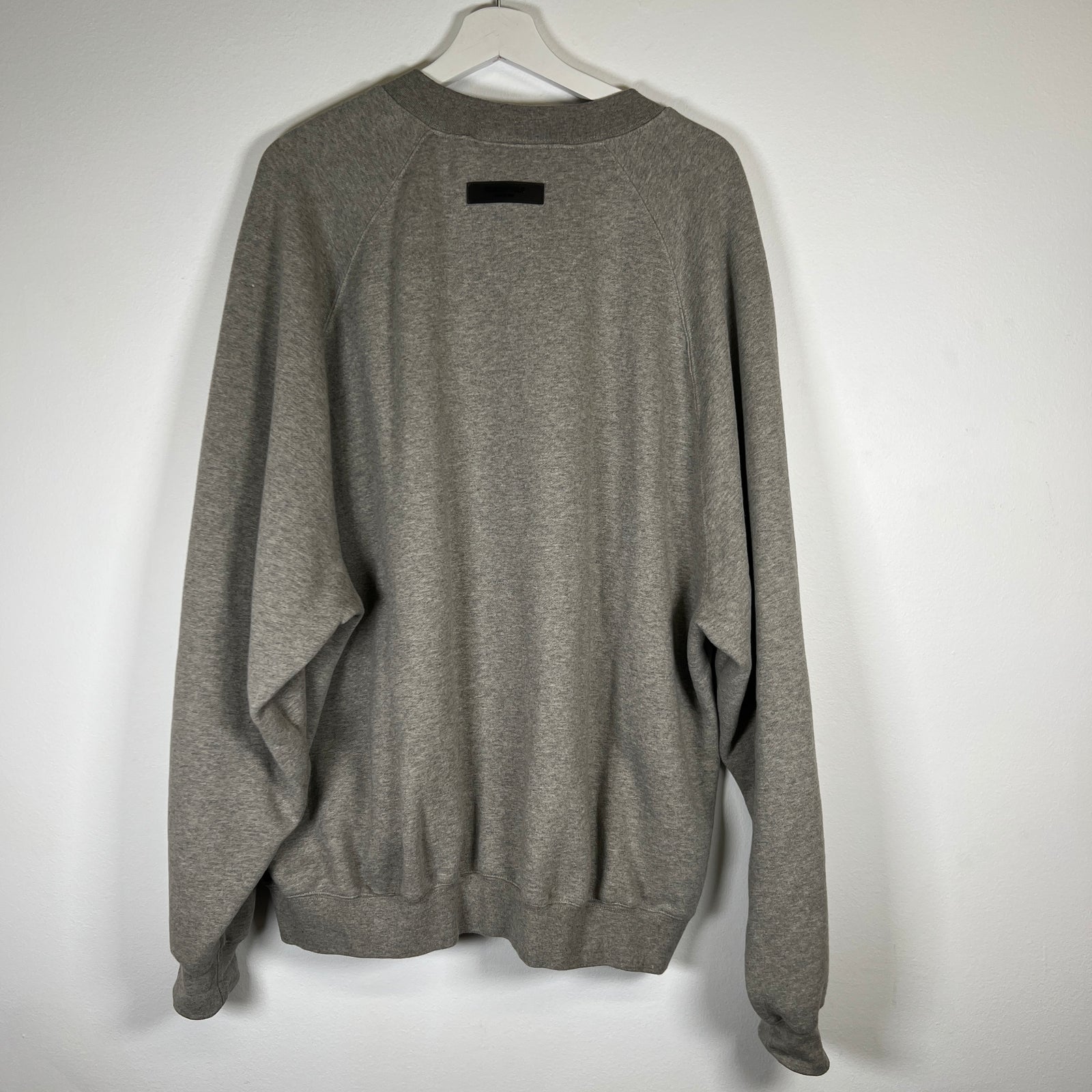 Essential 1977 Crewneck Size XL